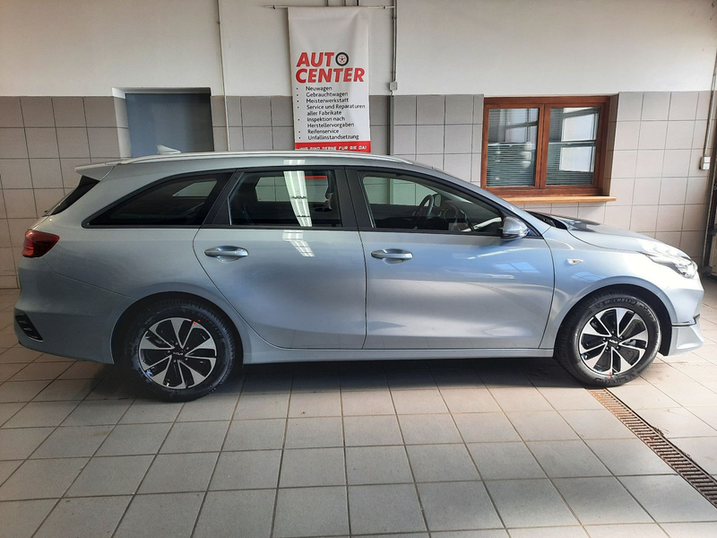 Kia Ceed SW / cee'd SW 1.5 T-GDI Sportswagon — photo 2