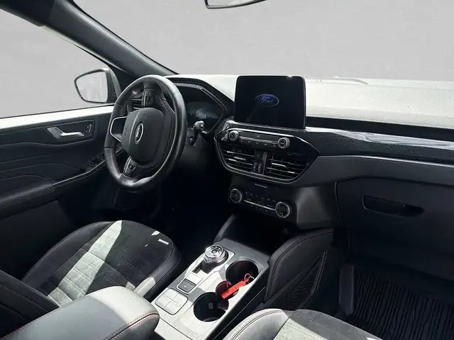 Ford Kuga view 4