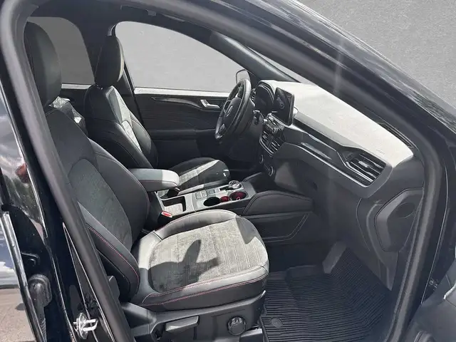 Ford Kuga view 3