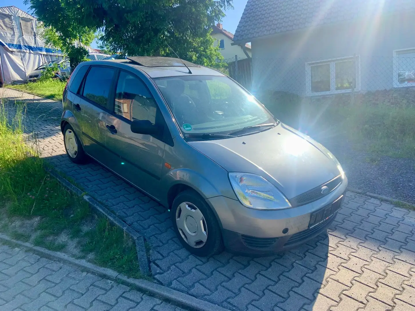 Ford Fiesta / TÜV NEU ! ! Gris - 1