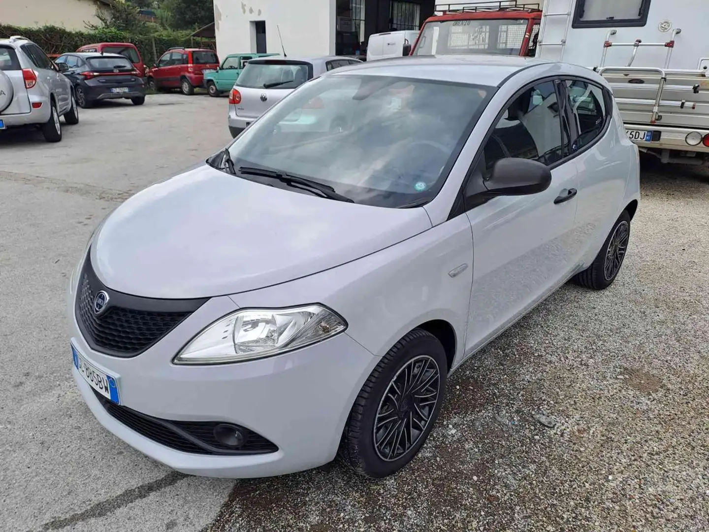 Lancia Ypsilon 1.2 69 CV 5 porte GPL Ecochic Elefantino Blu Gris - 2