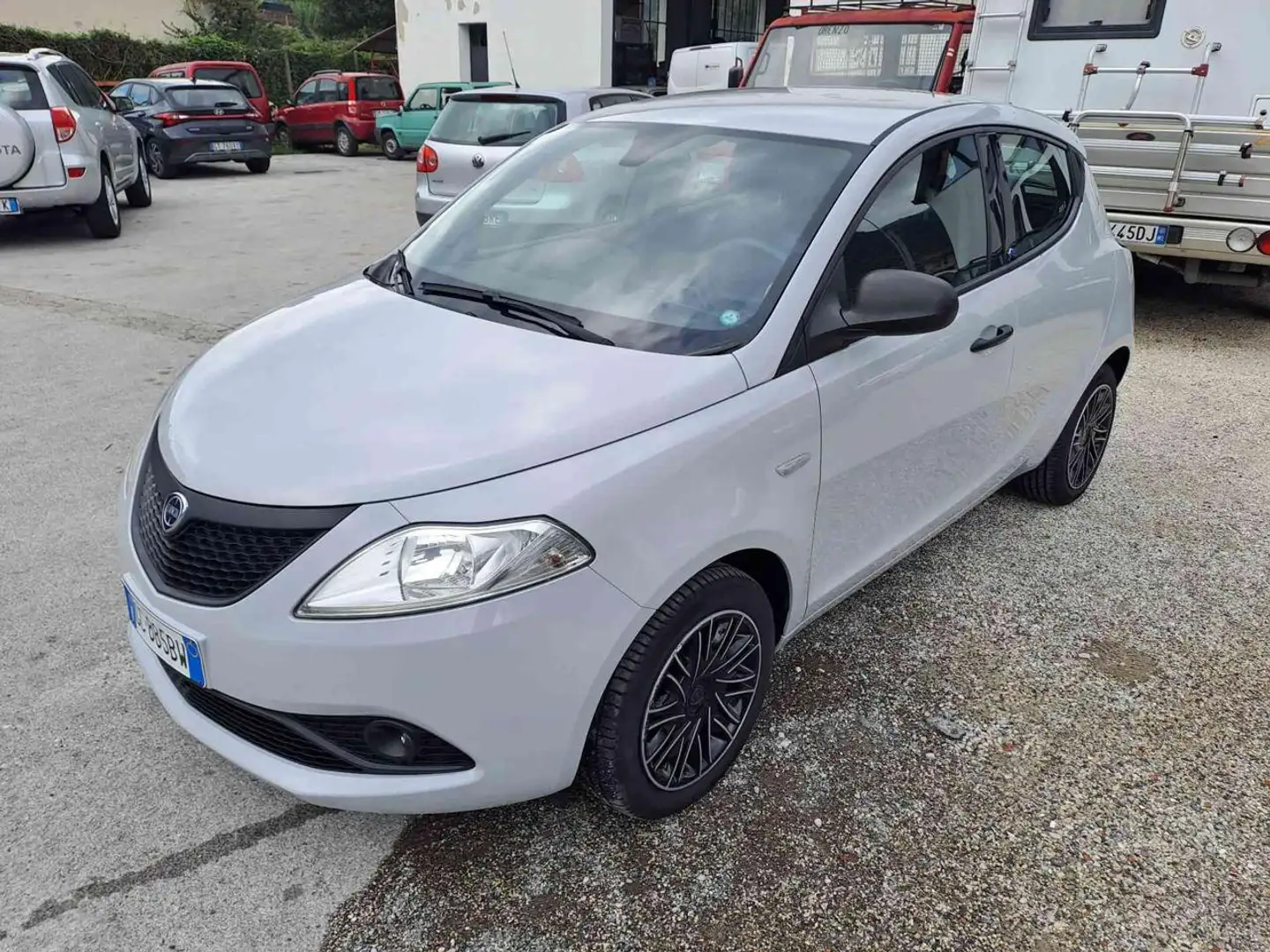 Lancia Ypsilon 1.2 69 CV 5 porte GPL Ecochic Elefantino Blu Gris - 1