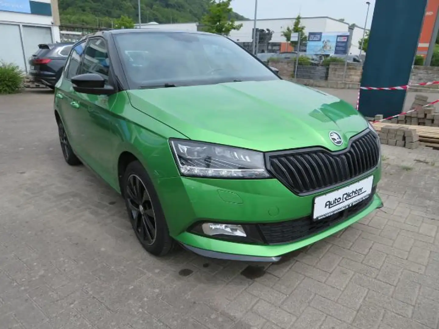 Skoda Fabia 1.0 TSI Monte Carlo SHZ PDC Grün - 1