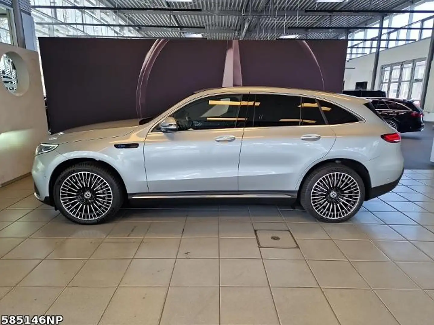 Mercedes-Benz EQC 400 4M AMG Multibeam Memory 360° Schiebedach Plateado - 2