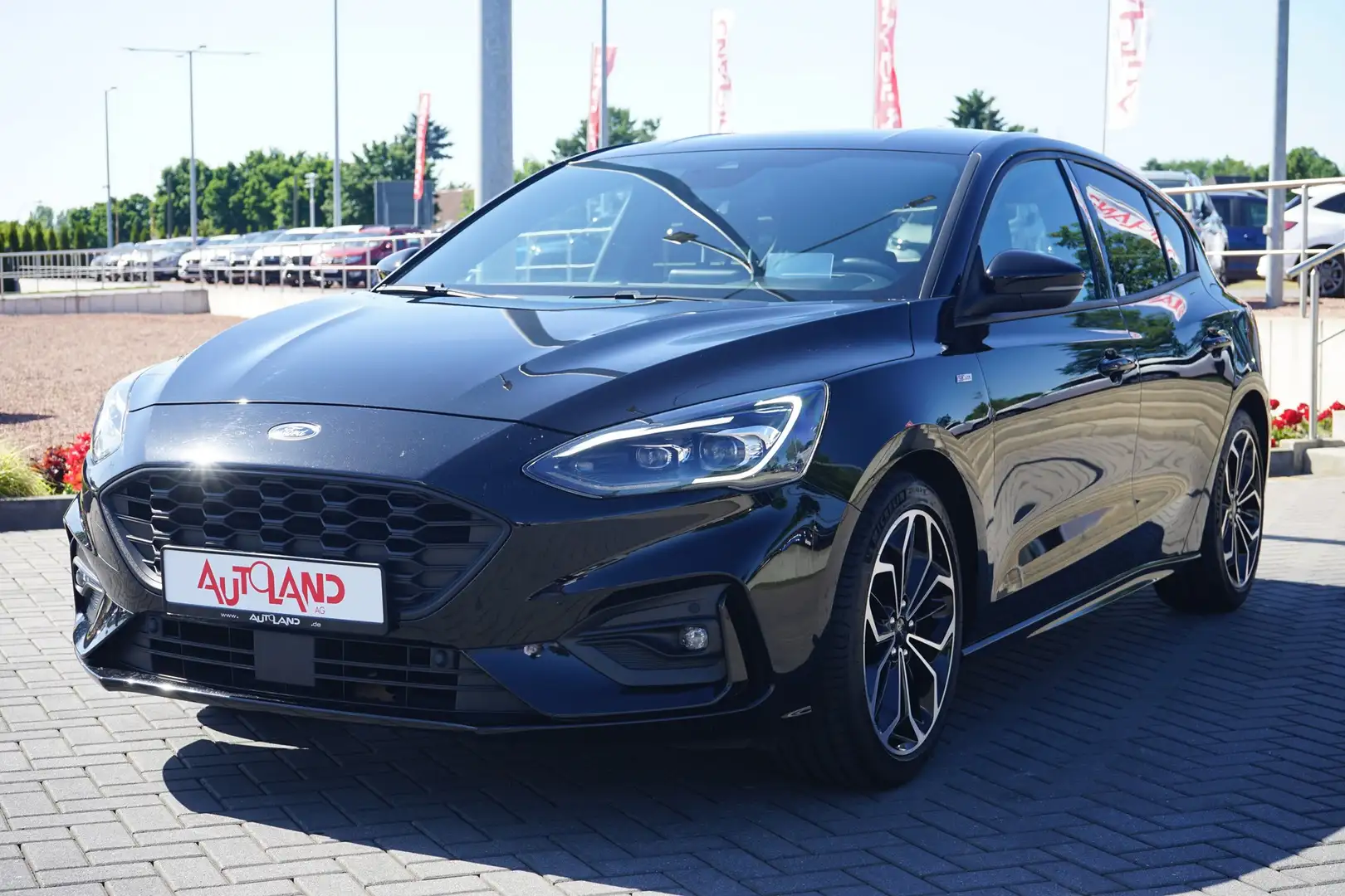 Ford Focus 2.0 D ST-Line X SHZ VC LED Navi ACC B&O Schwarz - 2