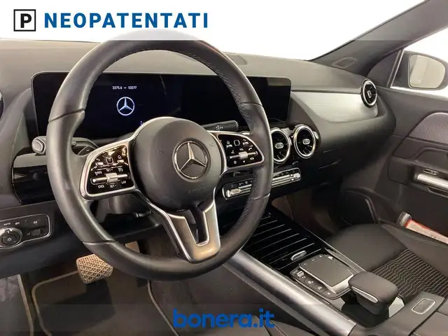 Mercedes-Benz Gla view 11