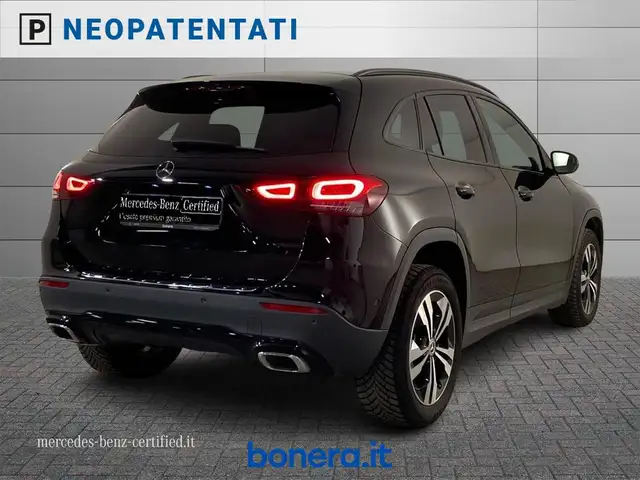 Mercedes-Benz Gla view 2
