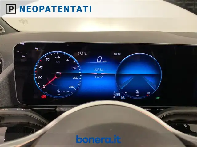 Mercedes-Benz Gla view 13