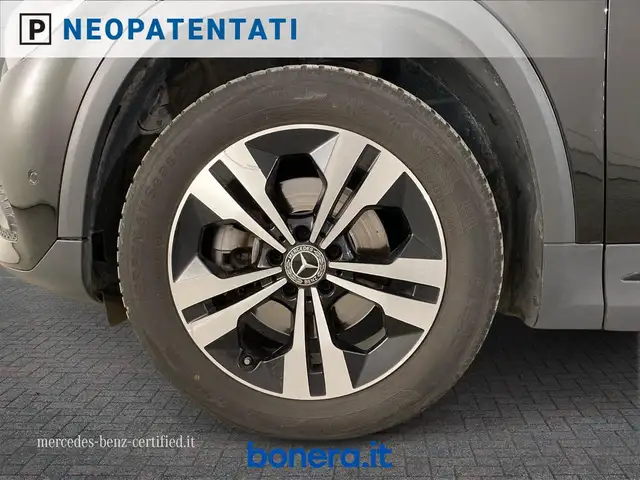 Mercedes-Benz Gla view 17