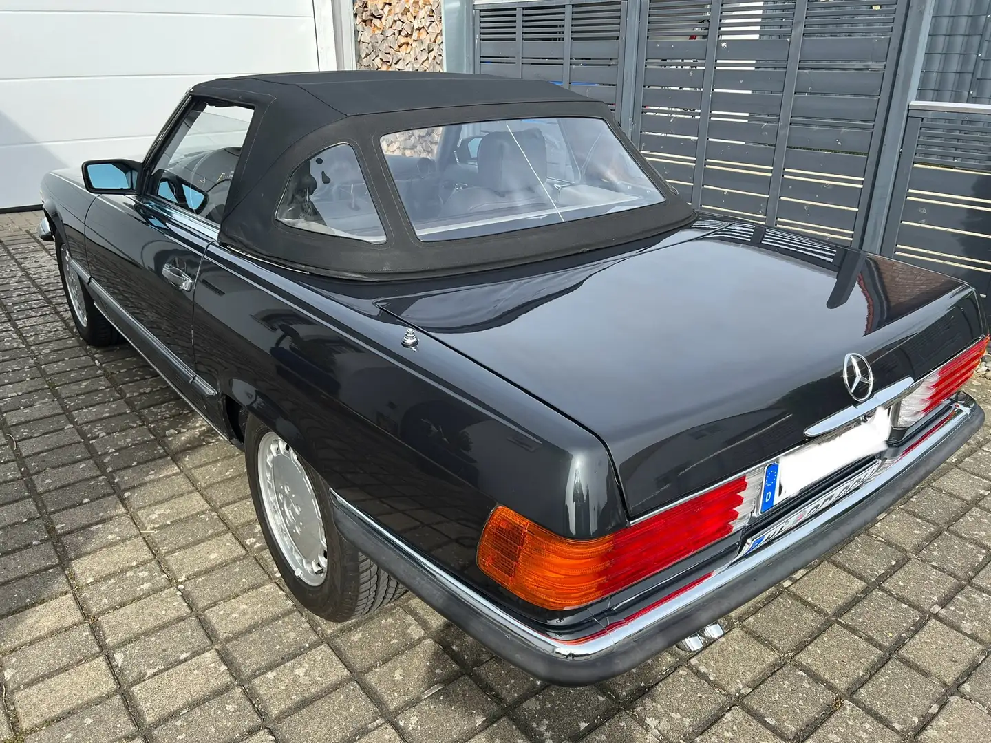 Mercedes-Benz SL 300 Schwarz - 2