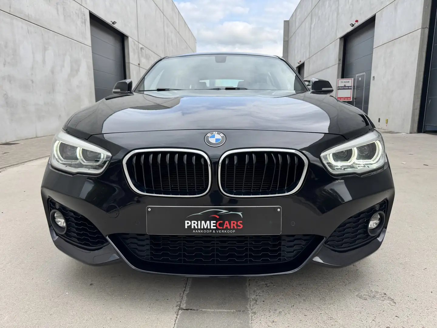 BMW 118 118iA M-Sport/Shadow Line/12 Maanden Garantie/ Zwart - 2