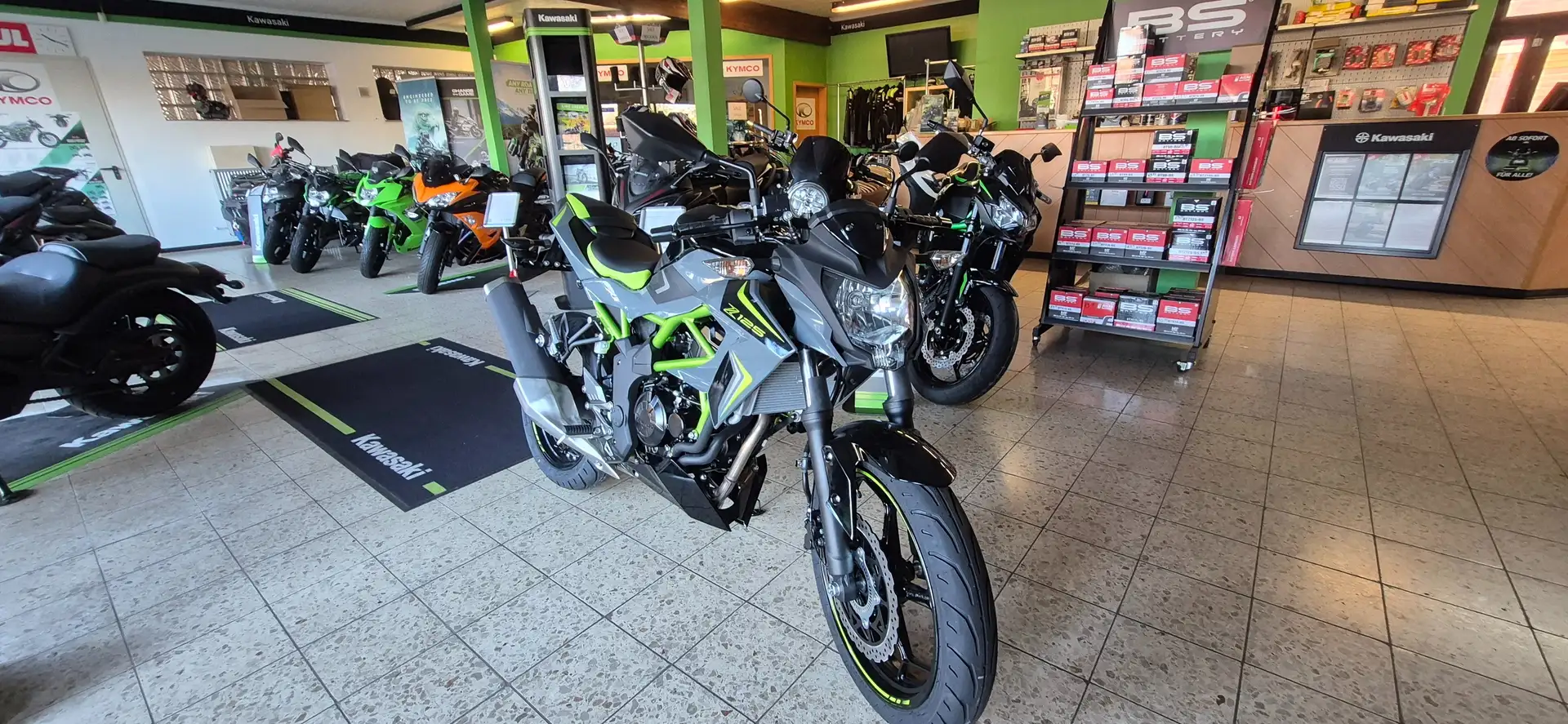 Kawasaki Z 125 Szürke - 1