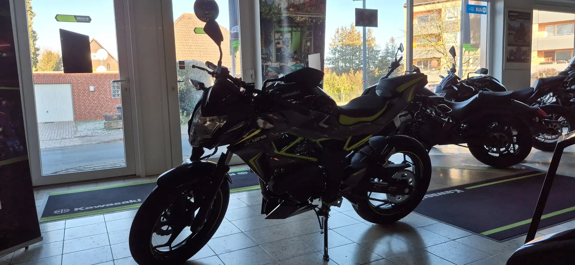 Kawasaki Z 125 Szürke - 2