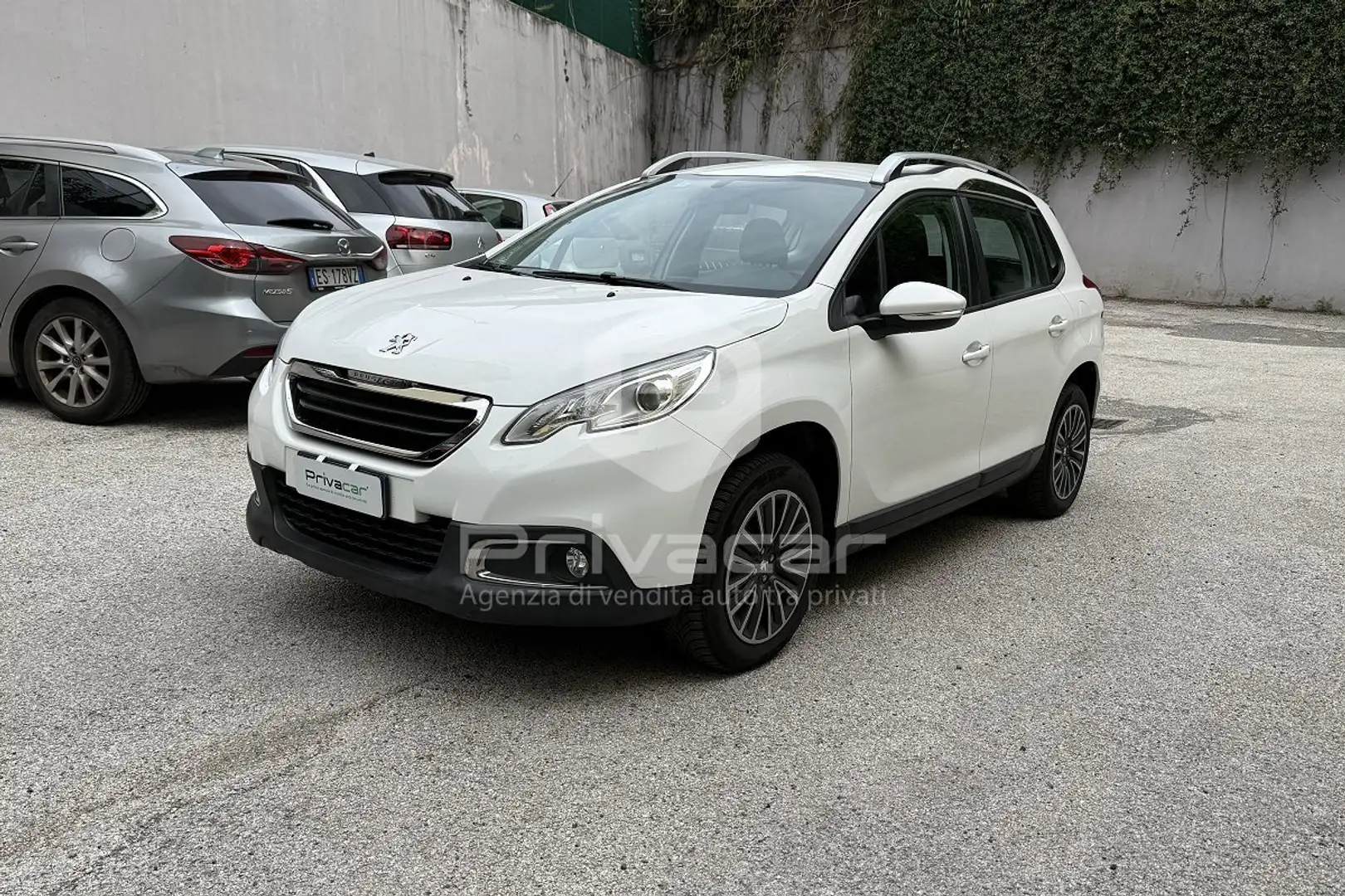 Peugeot 2008 PureTech 82 Allure Weiß - 1