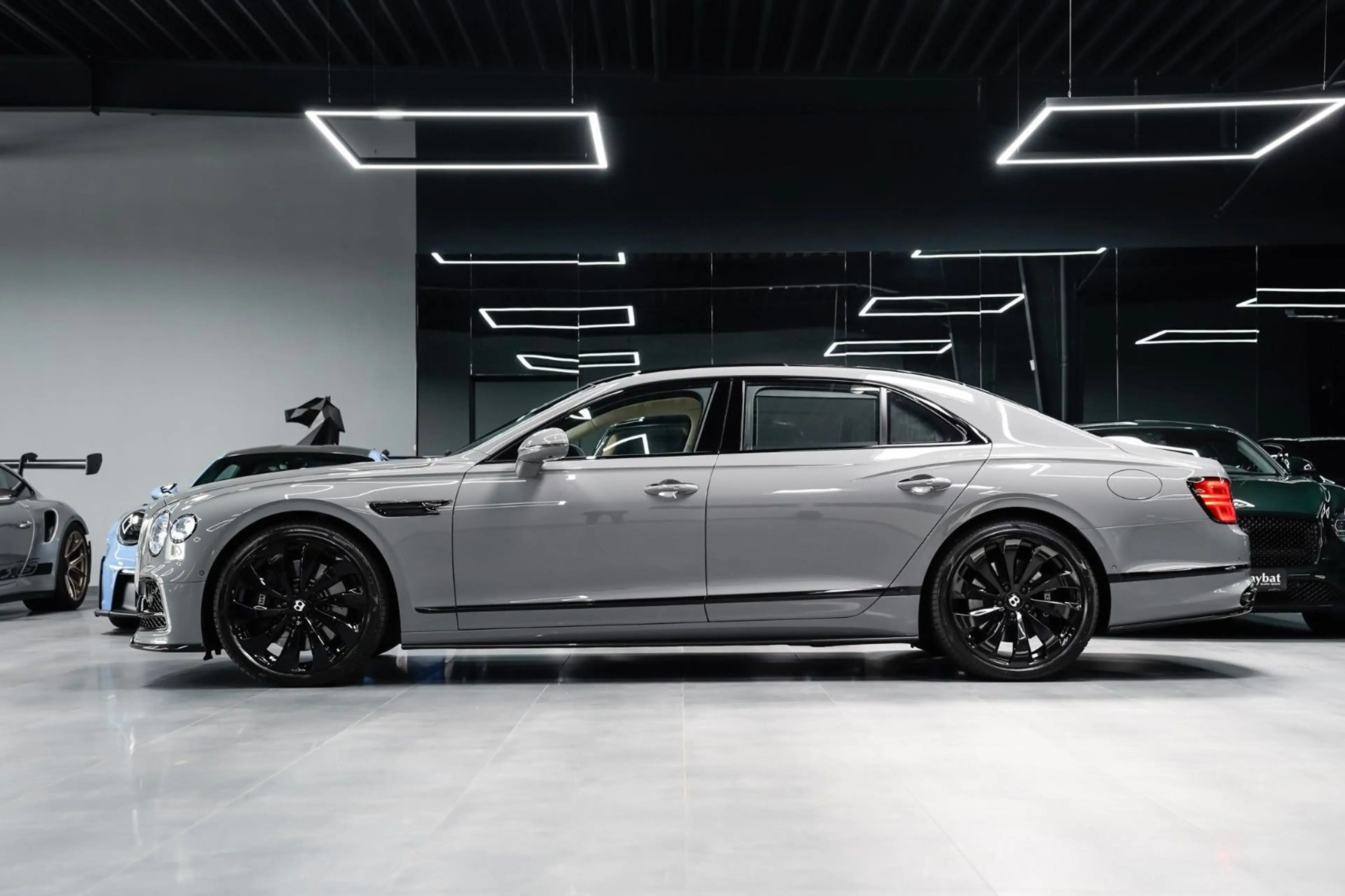 Bentley Flying Spur Hybrid Mulliner Blackline-Carbon-B&O — photo 6