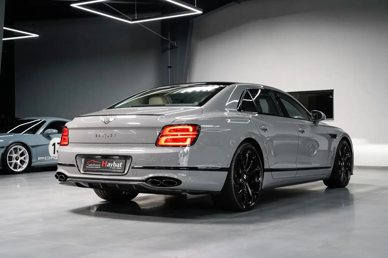 Bentley Flying Spur 2022 — фото 10