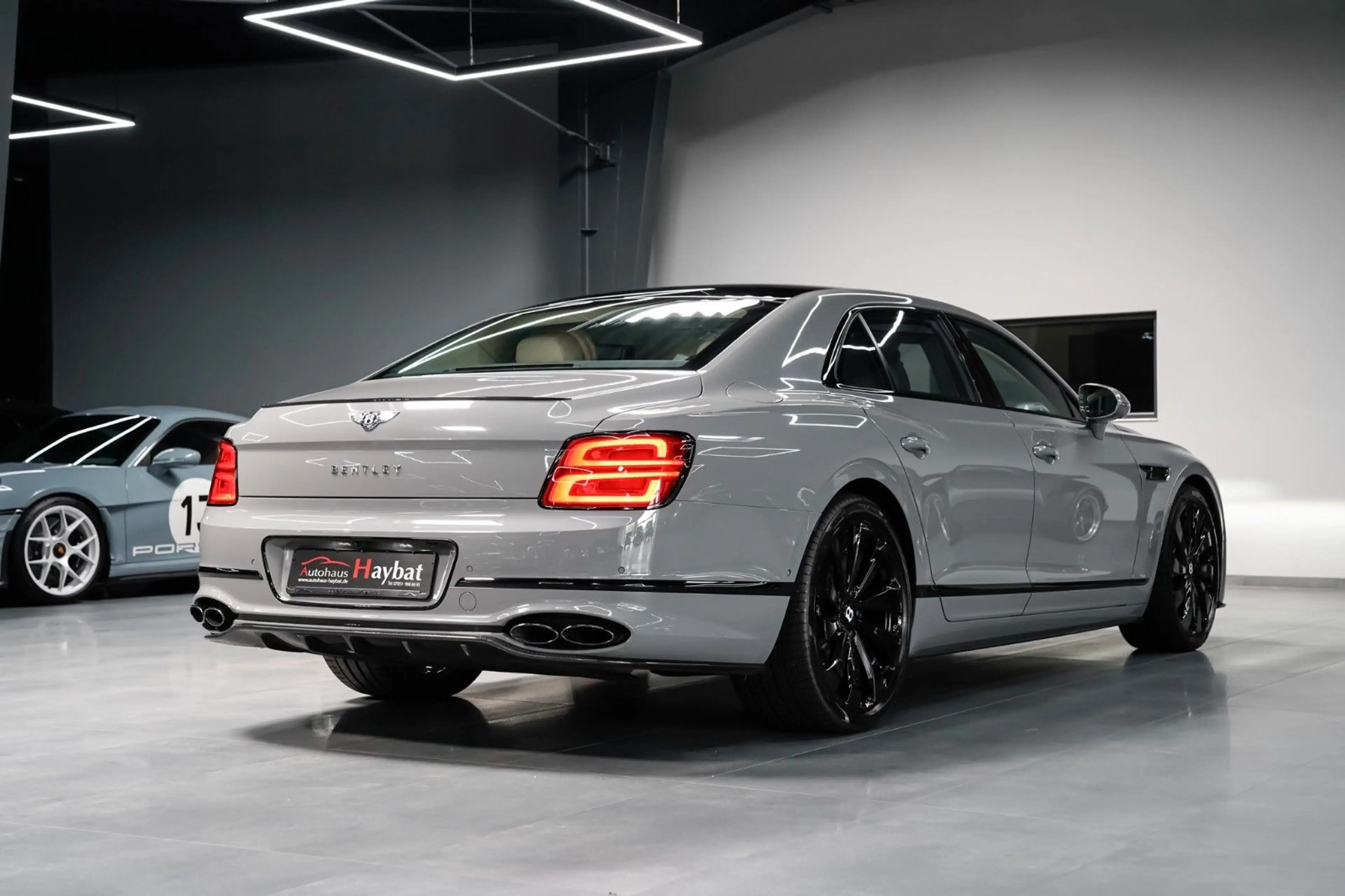 Bentley Flying Spur Hybrid Mulliner Blackline-Carbon-B&O — photo 10