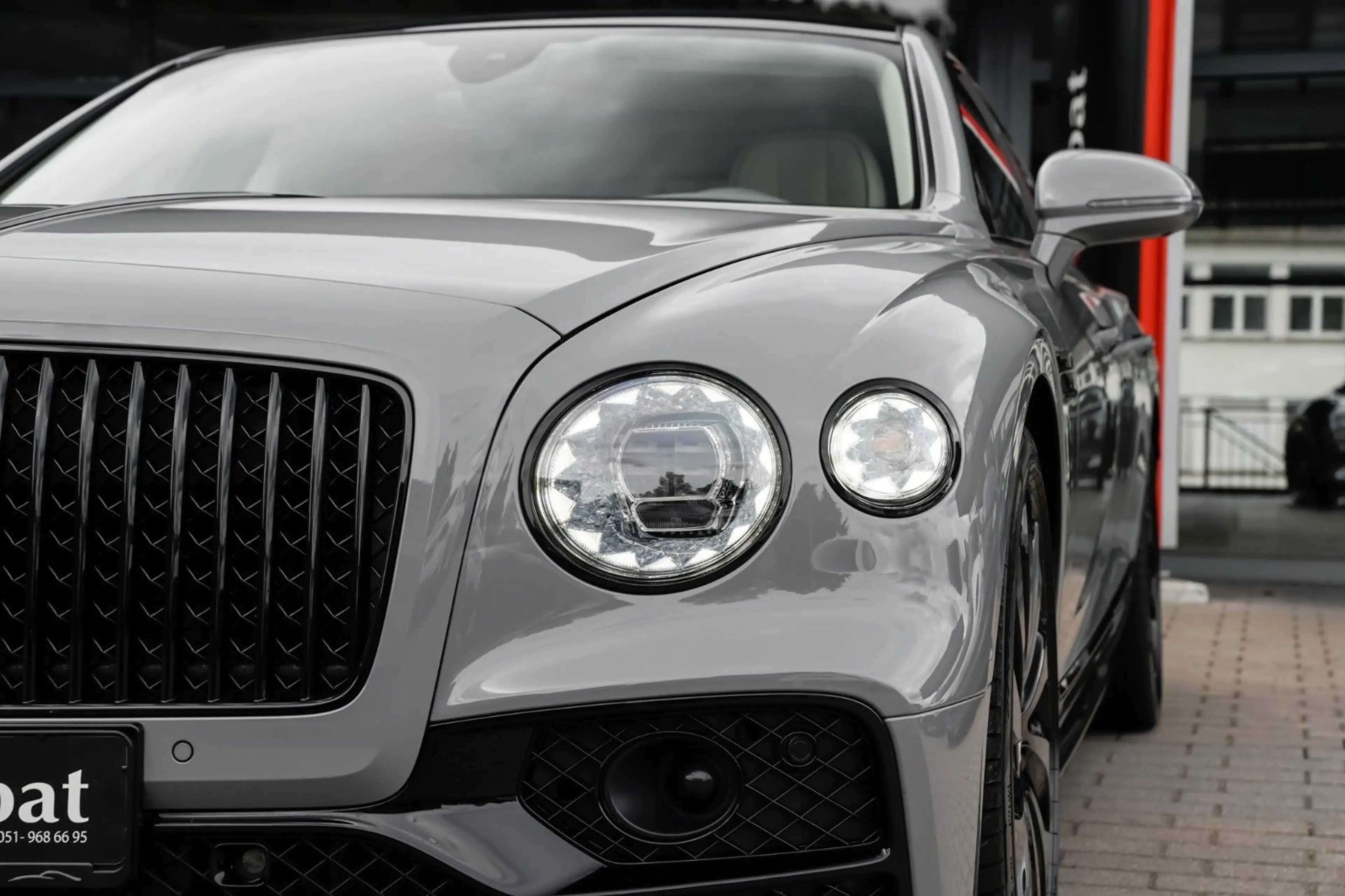 Bentley Flying Spur Hybrid Mulliner Blackline-Carbon-B&O — photo 14