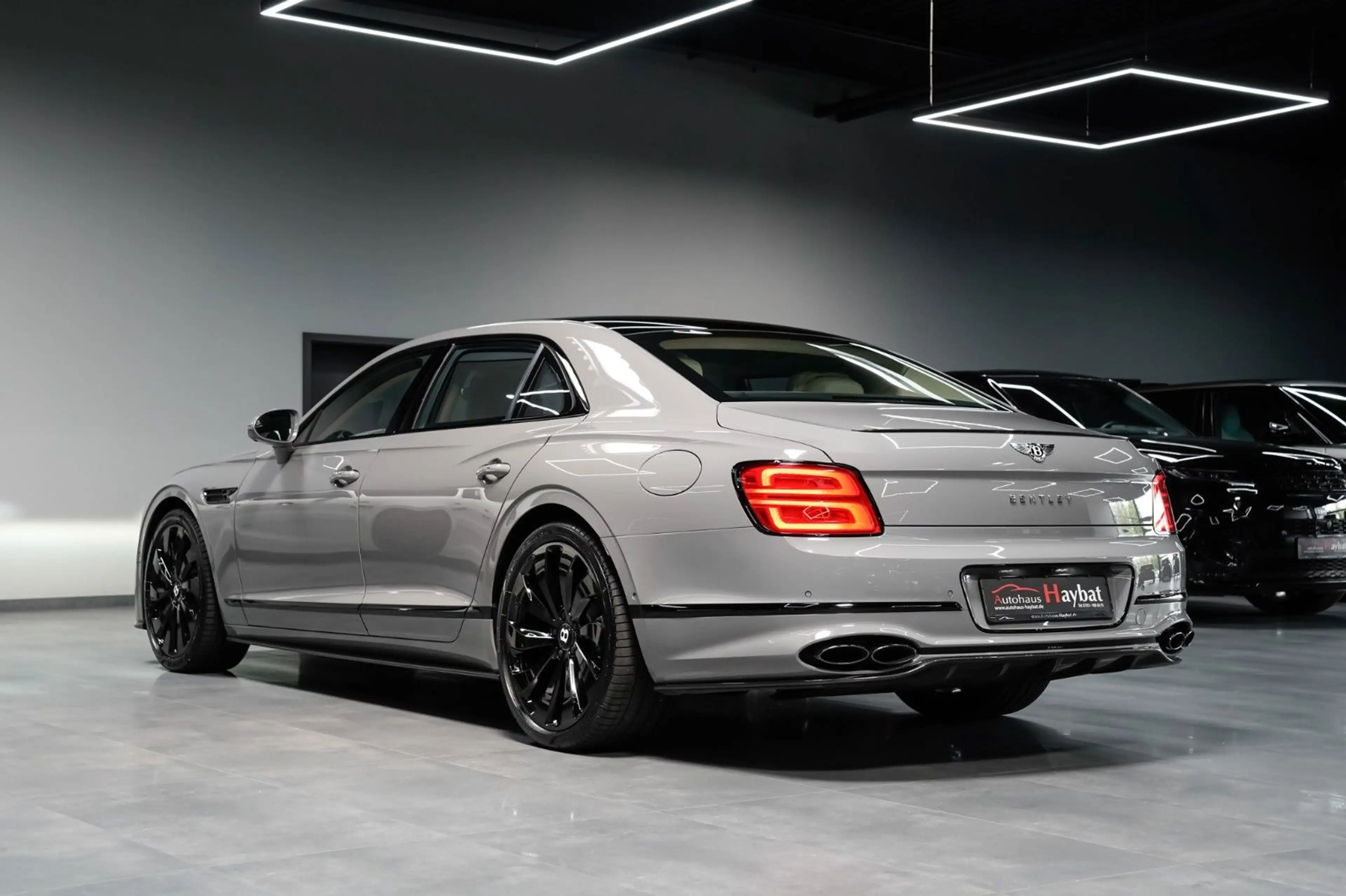 Bentley Flying Spur Hybrid Mulliner Blackline-Carbon-B&O — photo 8