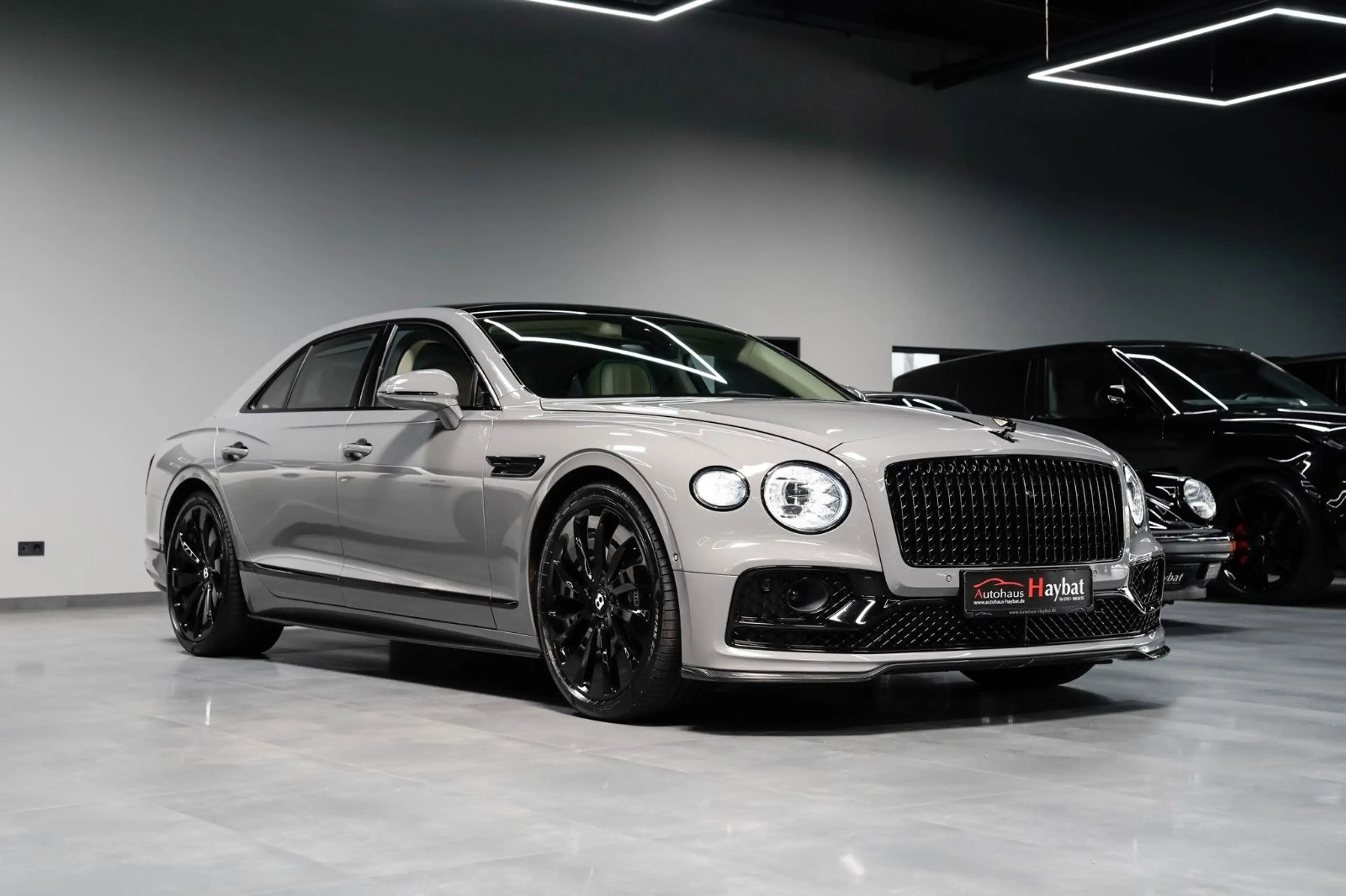 Bentley Flying Spur Hybrid Mulliner Blackline-Carbon-B&O