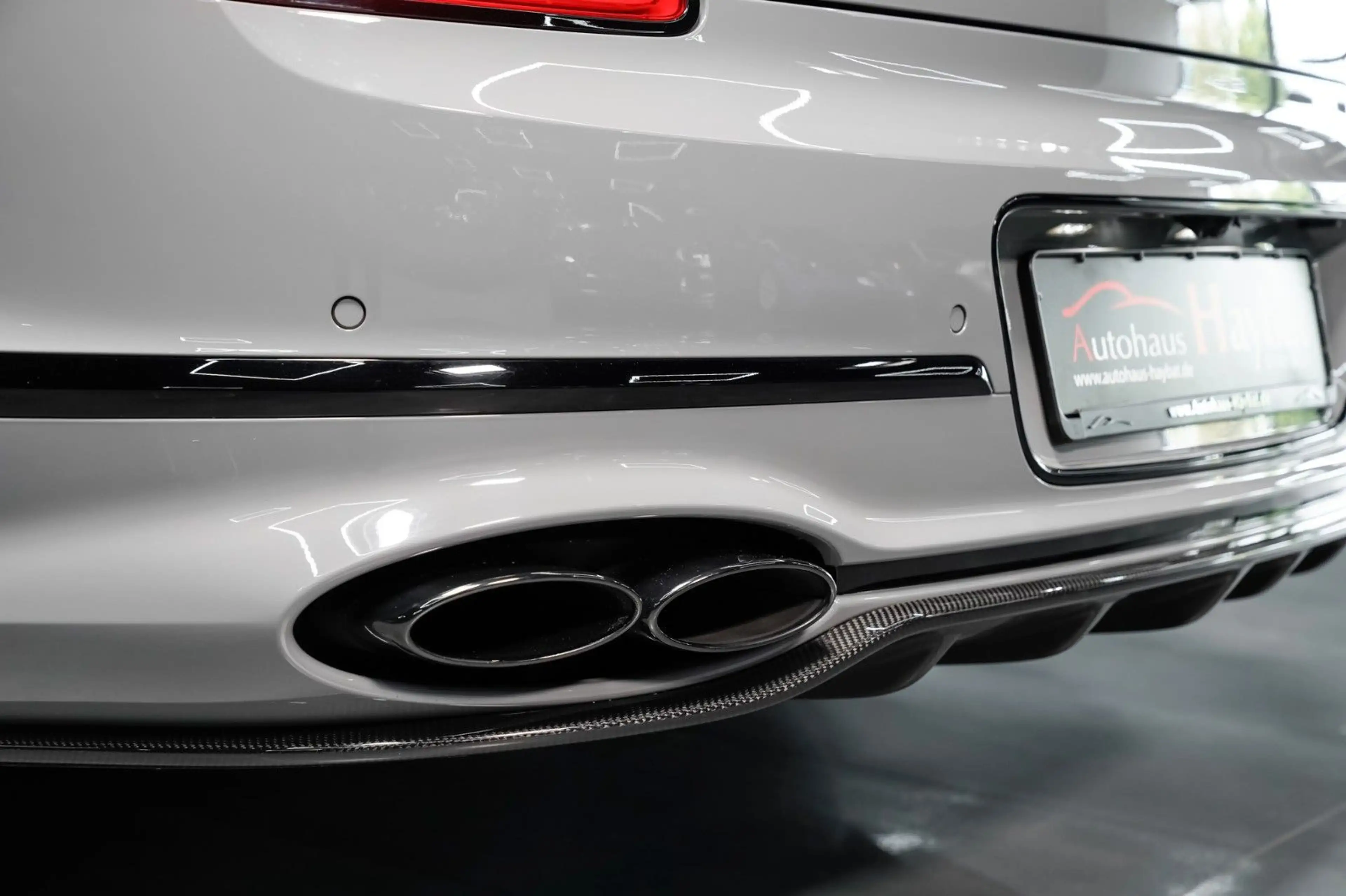Bentley Flying Spur Hybrid Mulliner Blackline-Carbon-B&O — photo 11