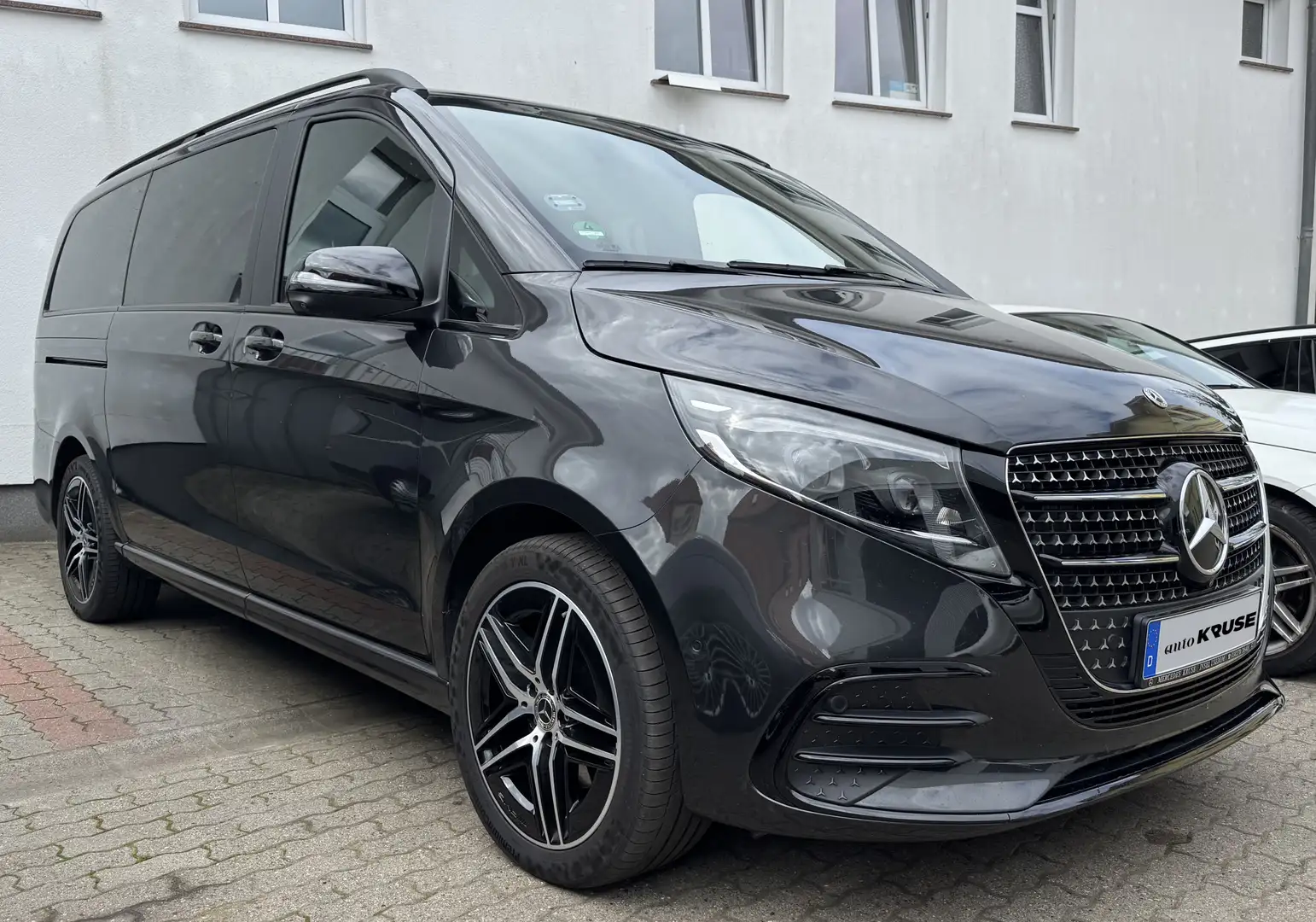 Mercedes-Benz V 300 d 4MATIC AVANTGARDE lang Schwarz - 2
