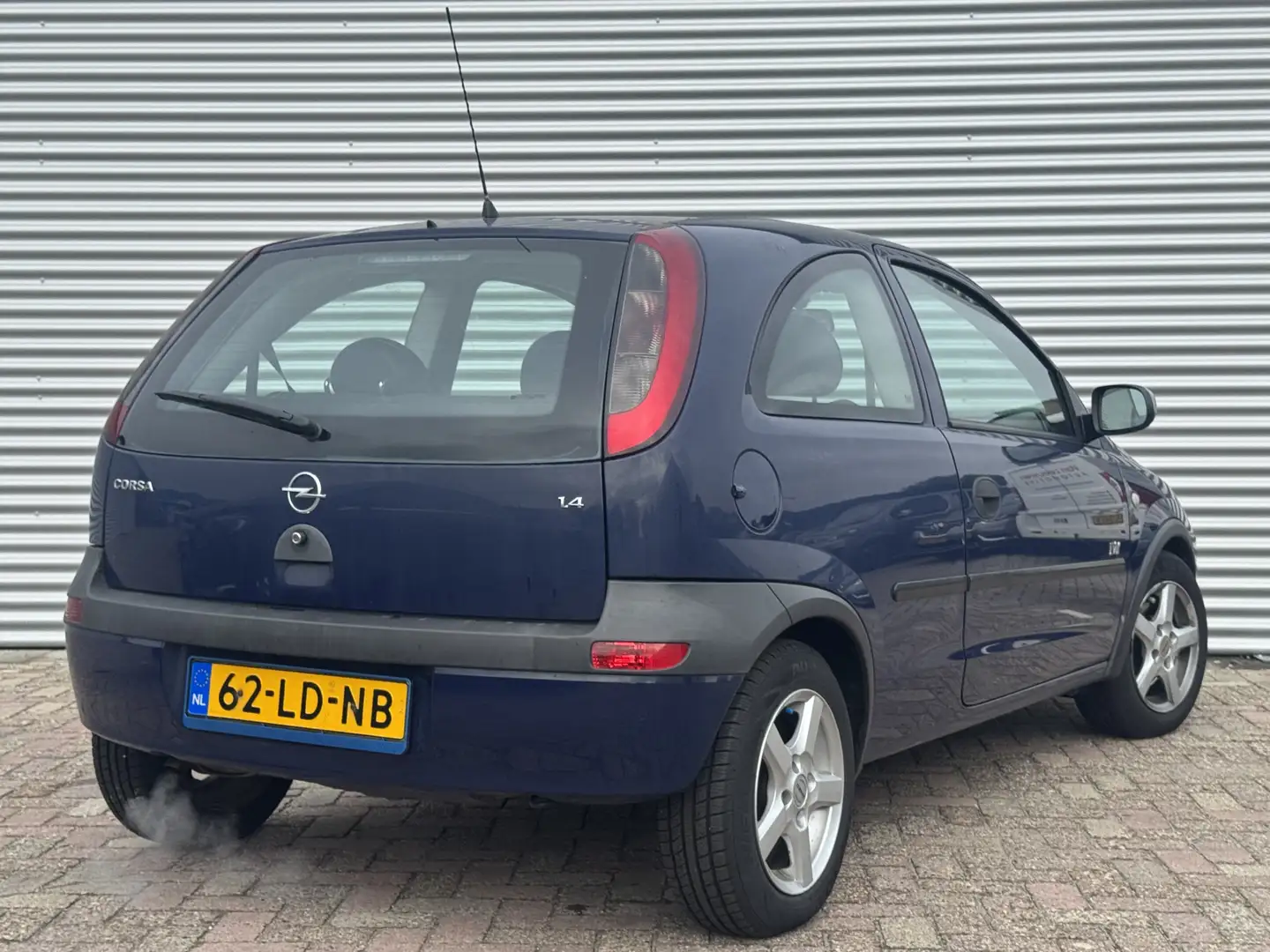 Opel Corsa 1.4-16V Njoy | Zo mee | Lees text | Apk 03-02-2026 Blauw - 2