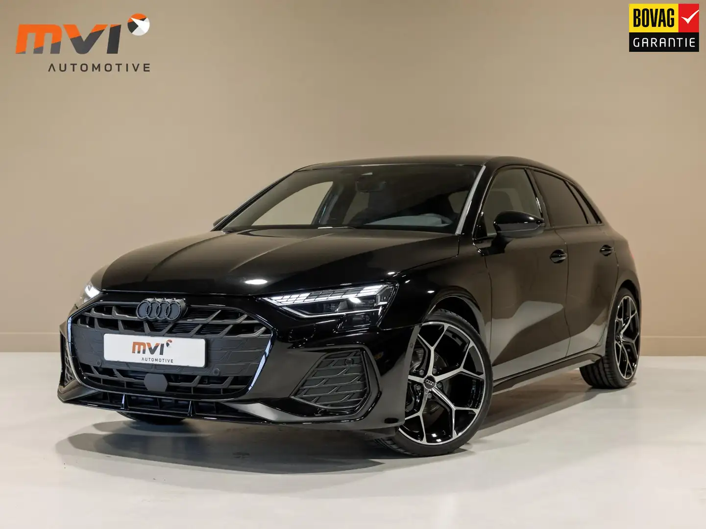 Audi A3 Sportback 35 TFSI S edition / 150pk / Panorama dak Noir - 1