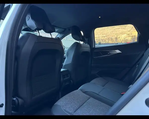 Renault Austral view 14