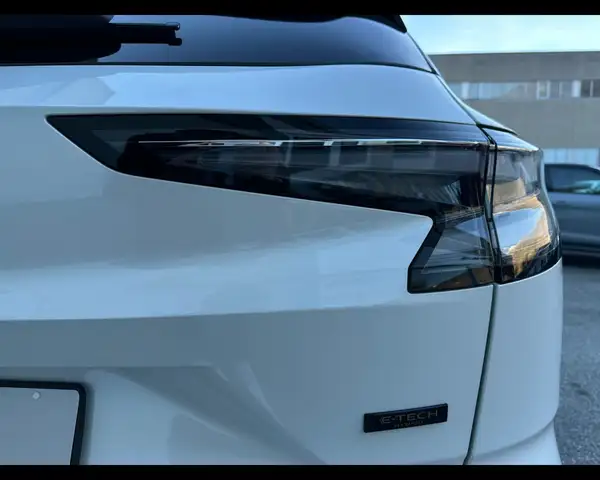 Renault Austral view 10