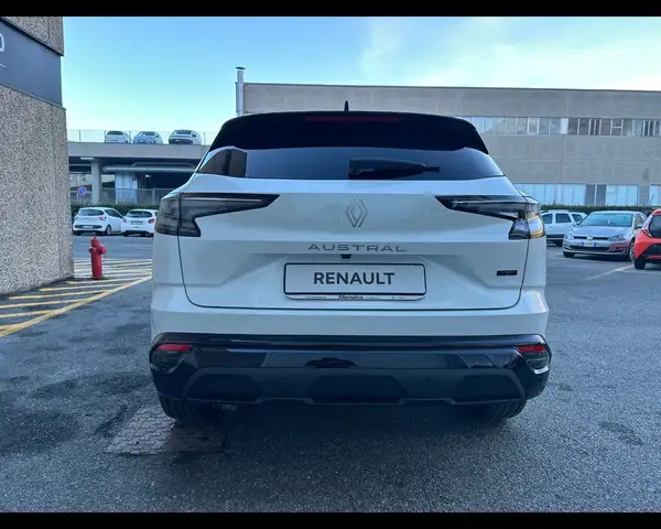 Renault Austral view 7