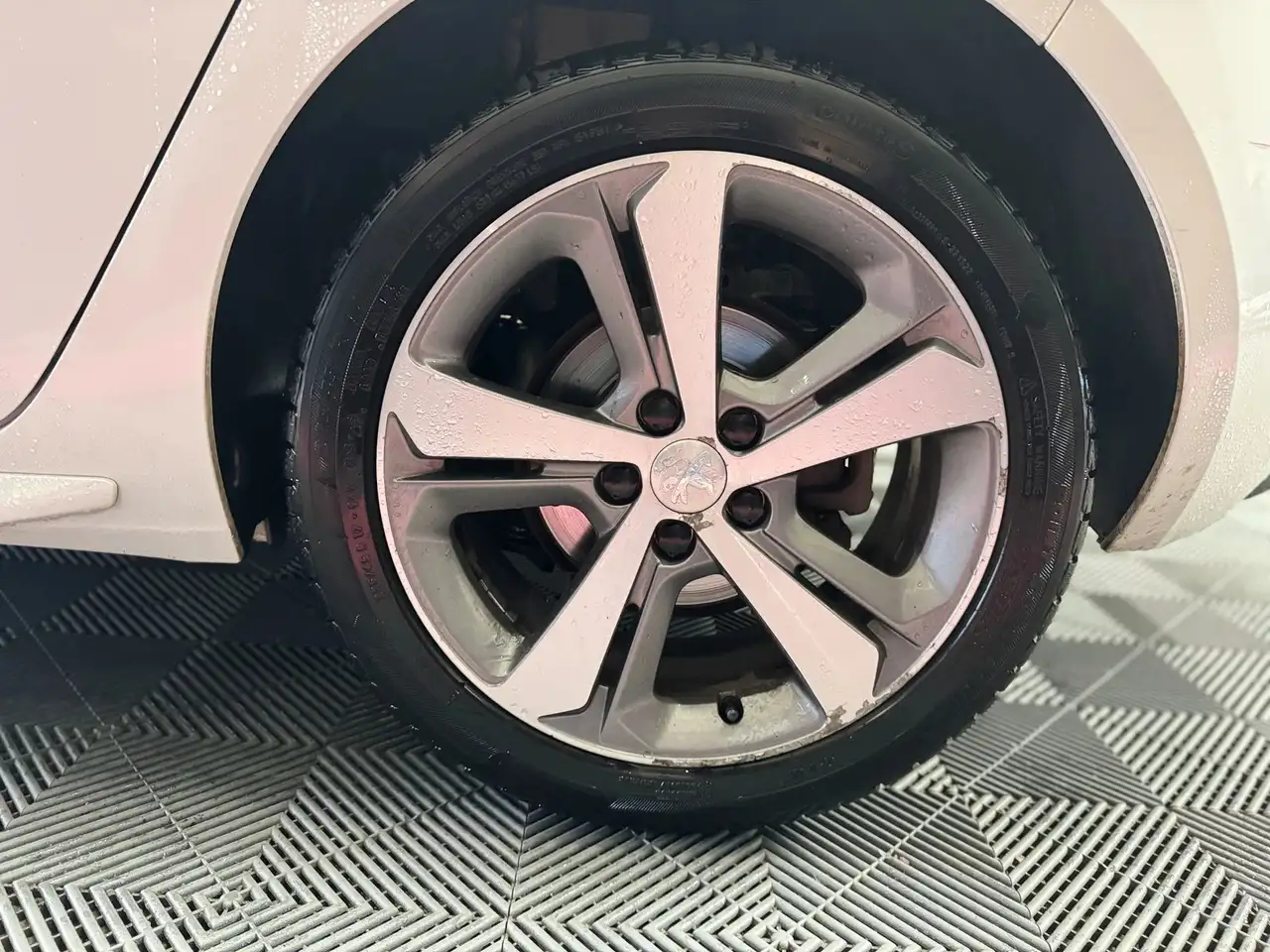 Peugeot 308 308 — photo 9