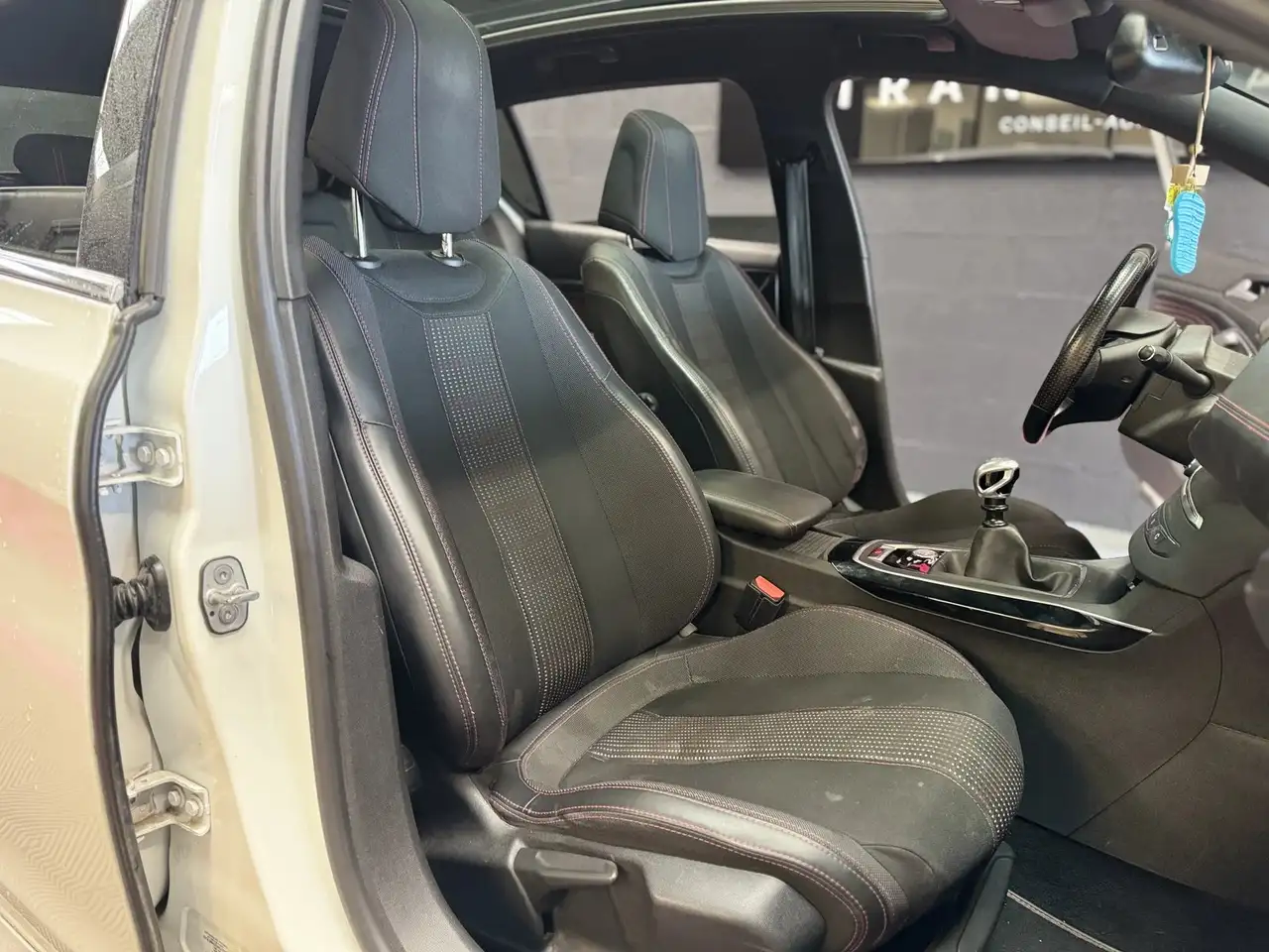 Peugeot 308 308 — photo 18