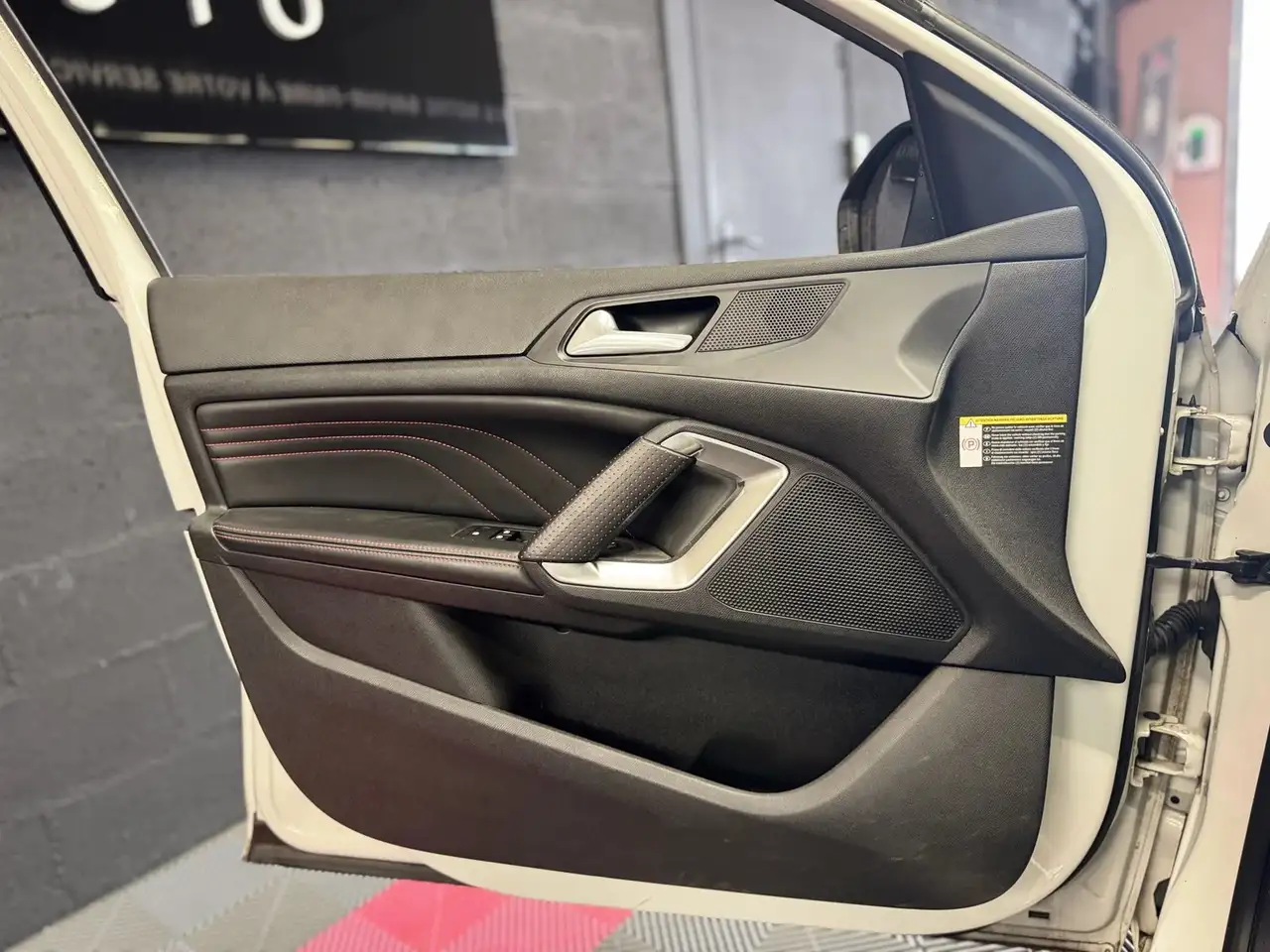 Peugeot 308 308 — photo 35