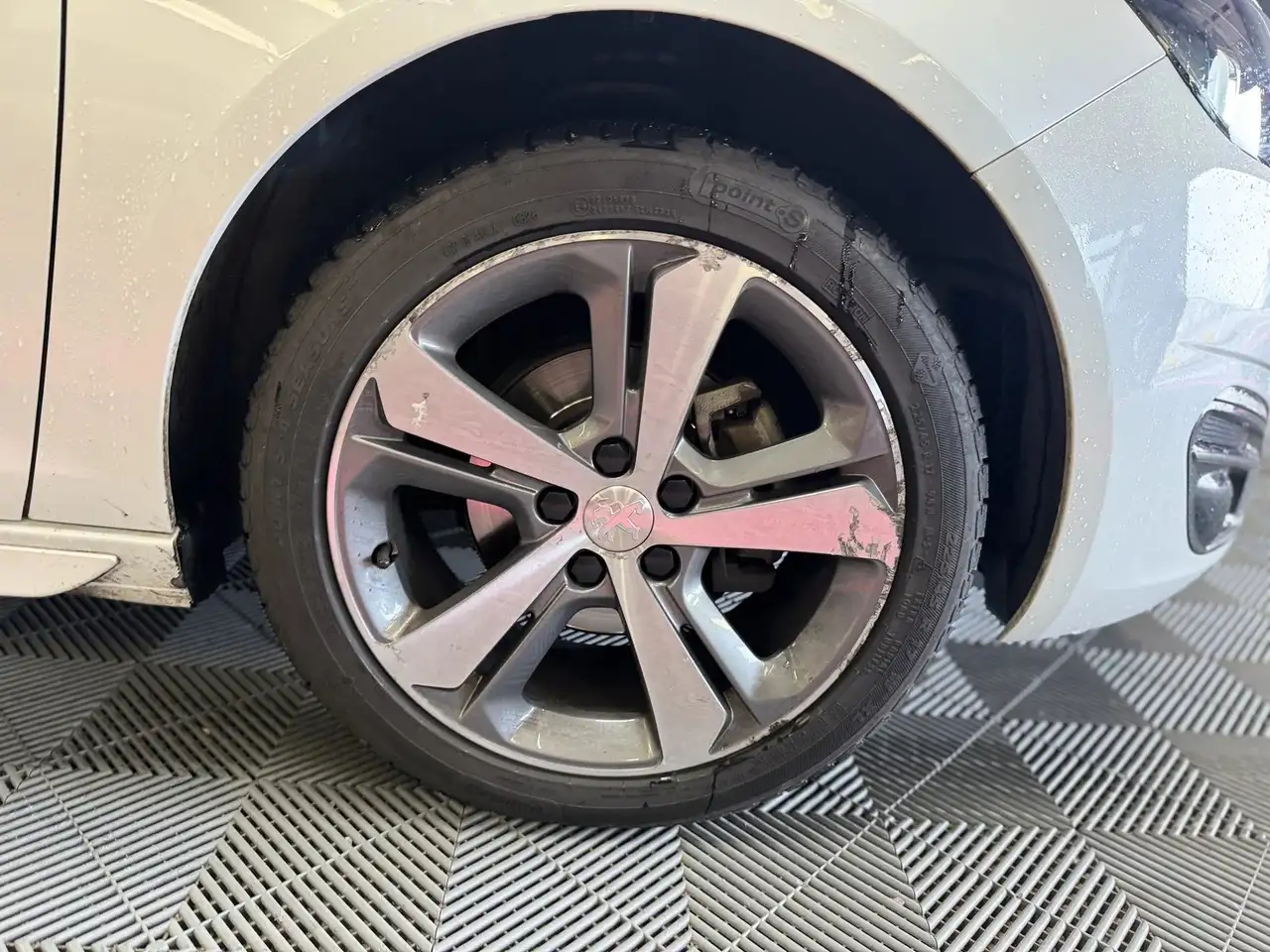 Peugeot 308 308 — photo 13