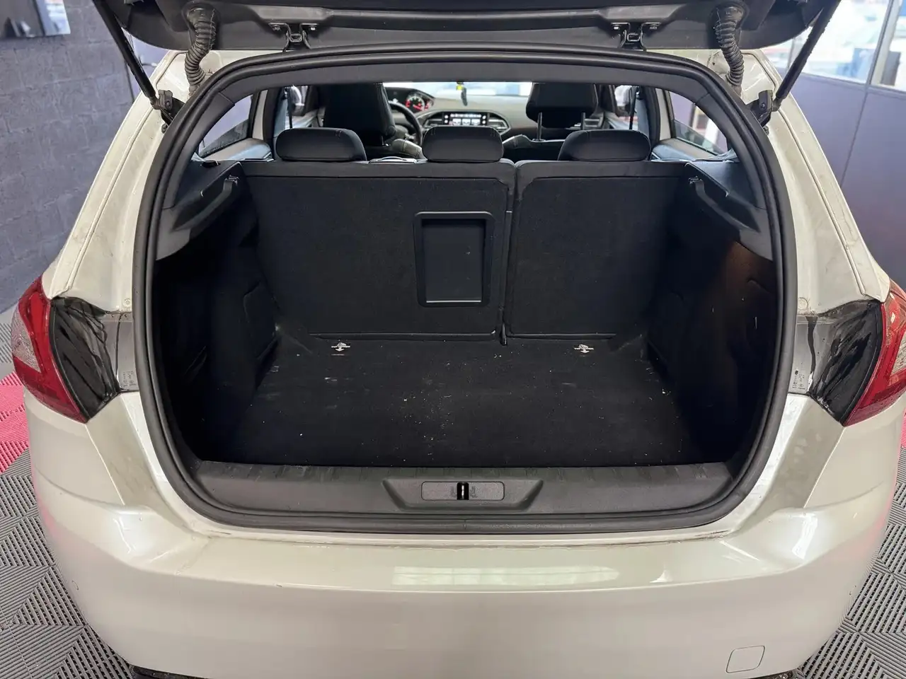 Peugeot 308 308 — photo 39