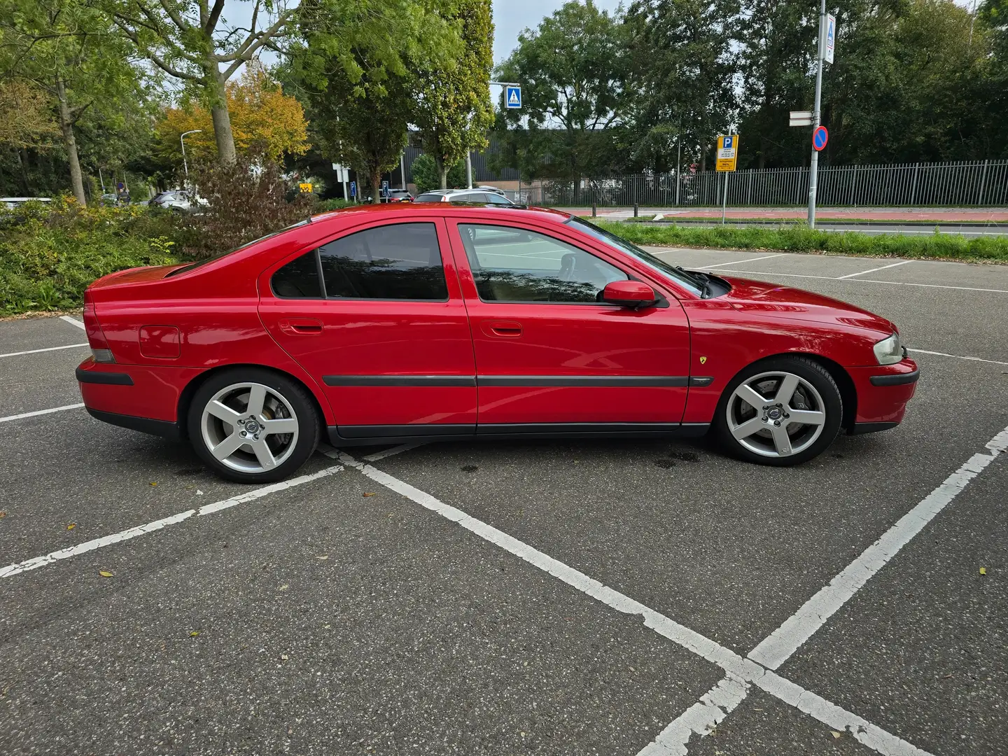 Volvo S60 S60R NIEUWE APK tot 01-12-2026 Rood - 2