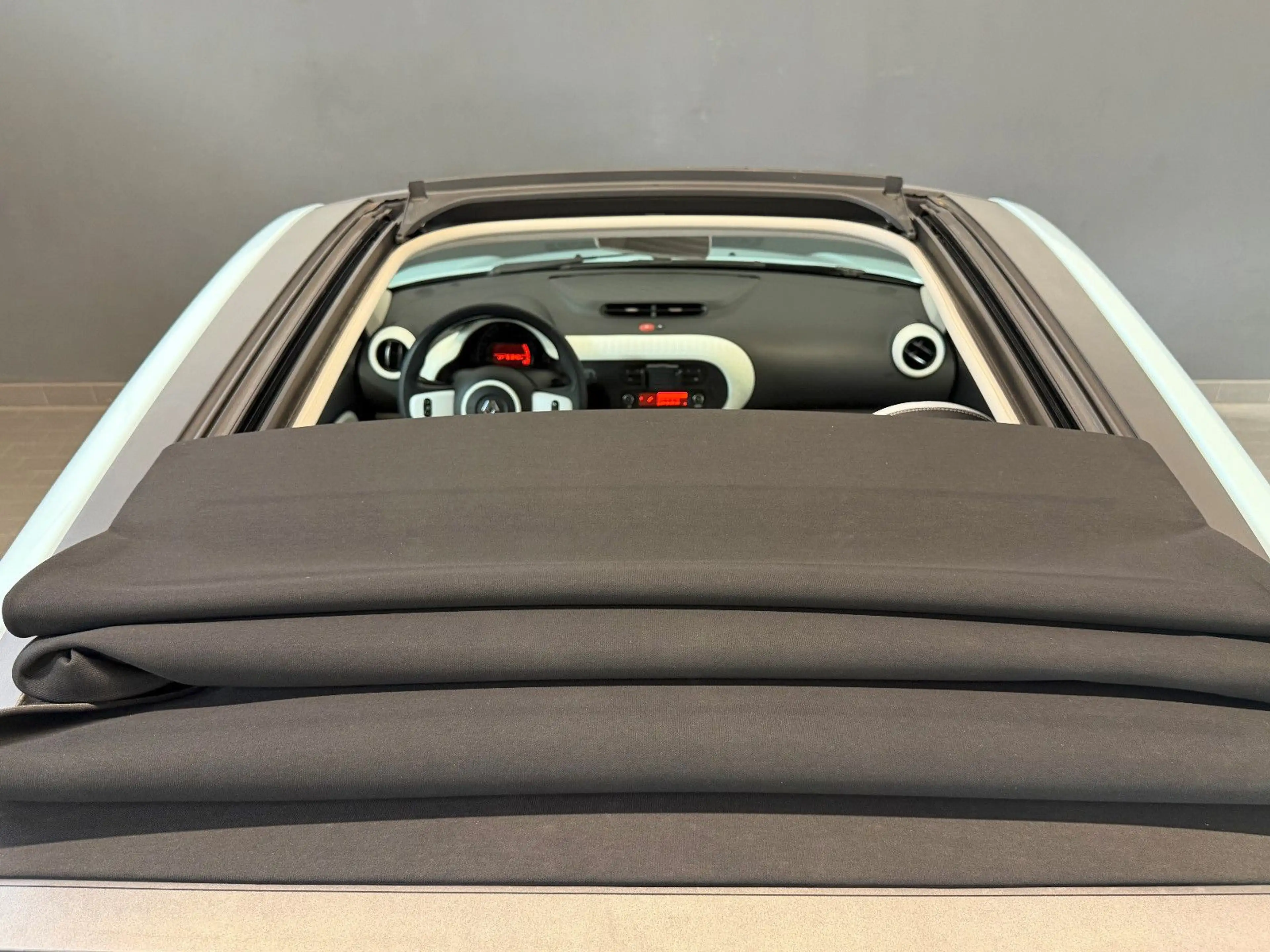 Renault Twingo SCe 75 Limited/ Faltdach/SHZ/KLIMA/1.HAND — photo 9