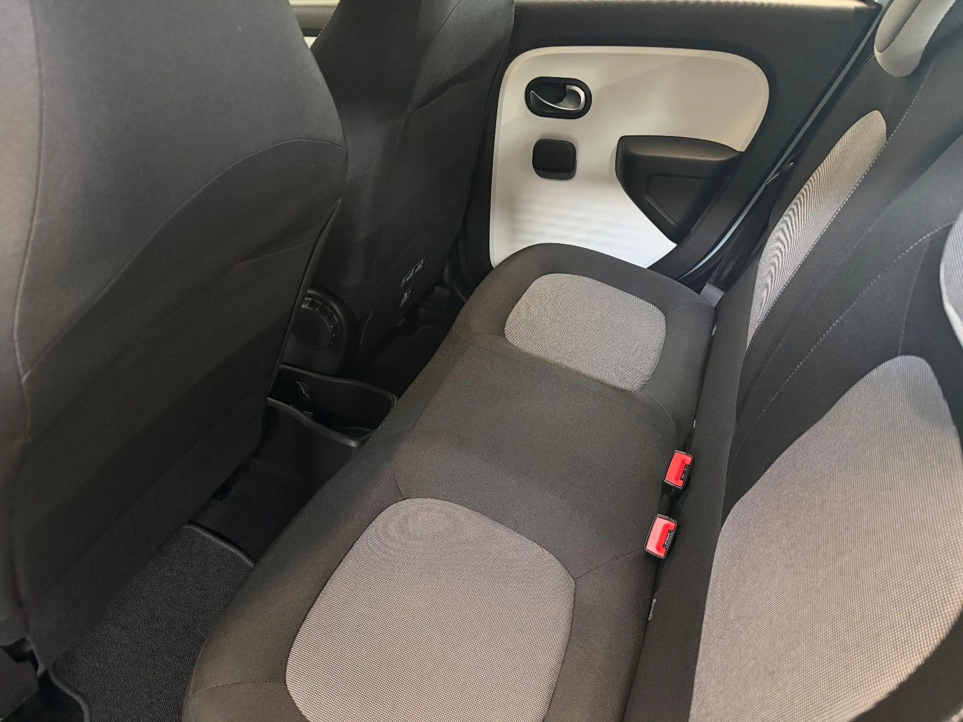 Renault Twingo SCe 75 Limited/ Faltdach/SHZ/KLIMA/1.HAND — photo 14