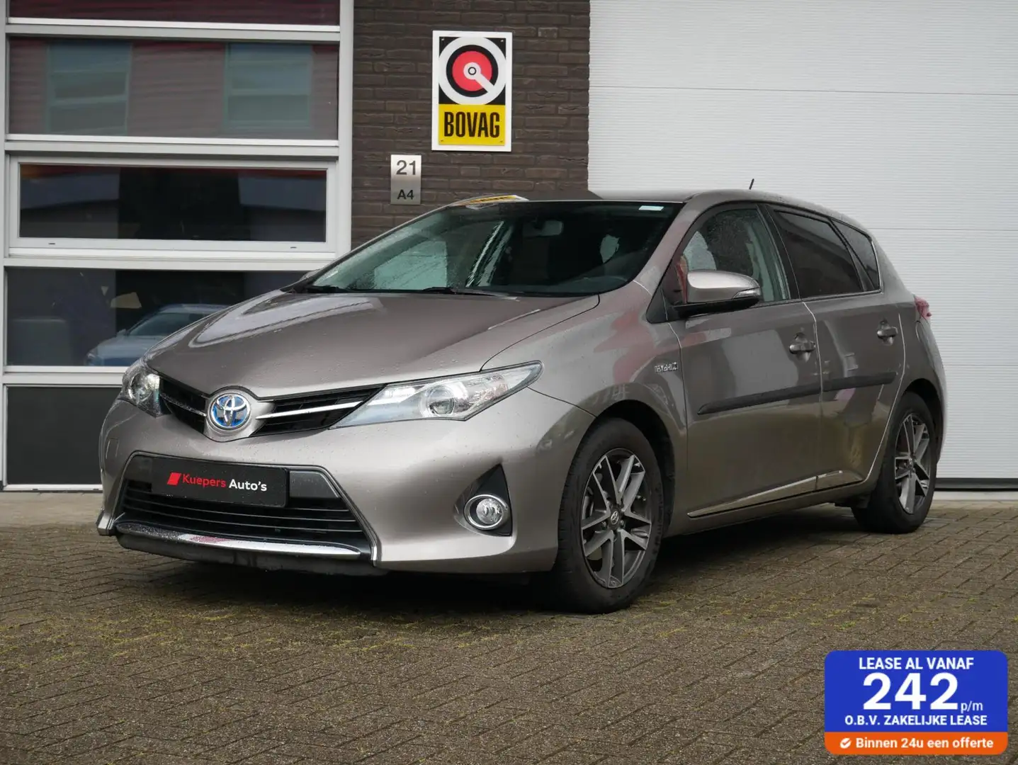 Toyota Auris 1.8 Hybrid Dynamic Camera| Trekhaak| Navi+BT Grau - 1