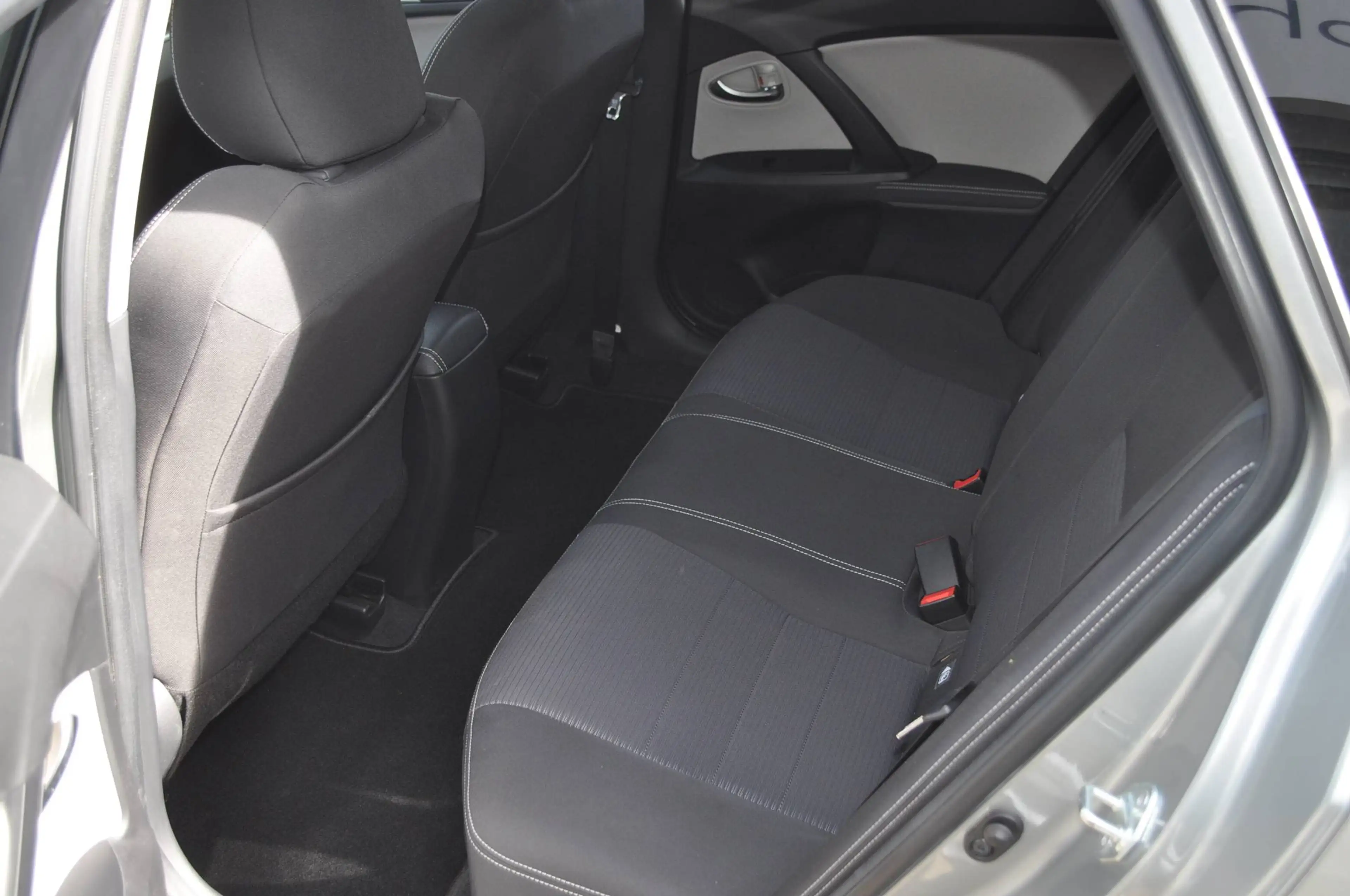Toyota Avensis Team D — photo 6