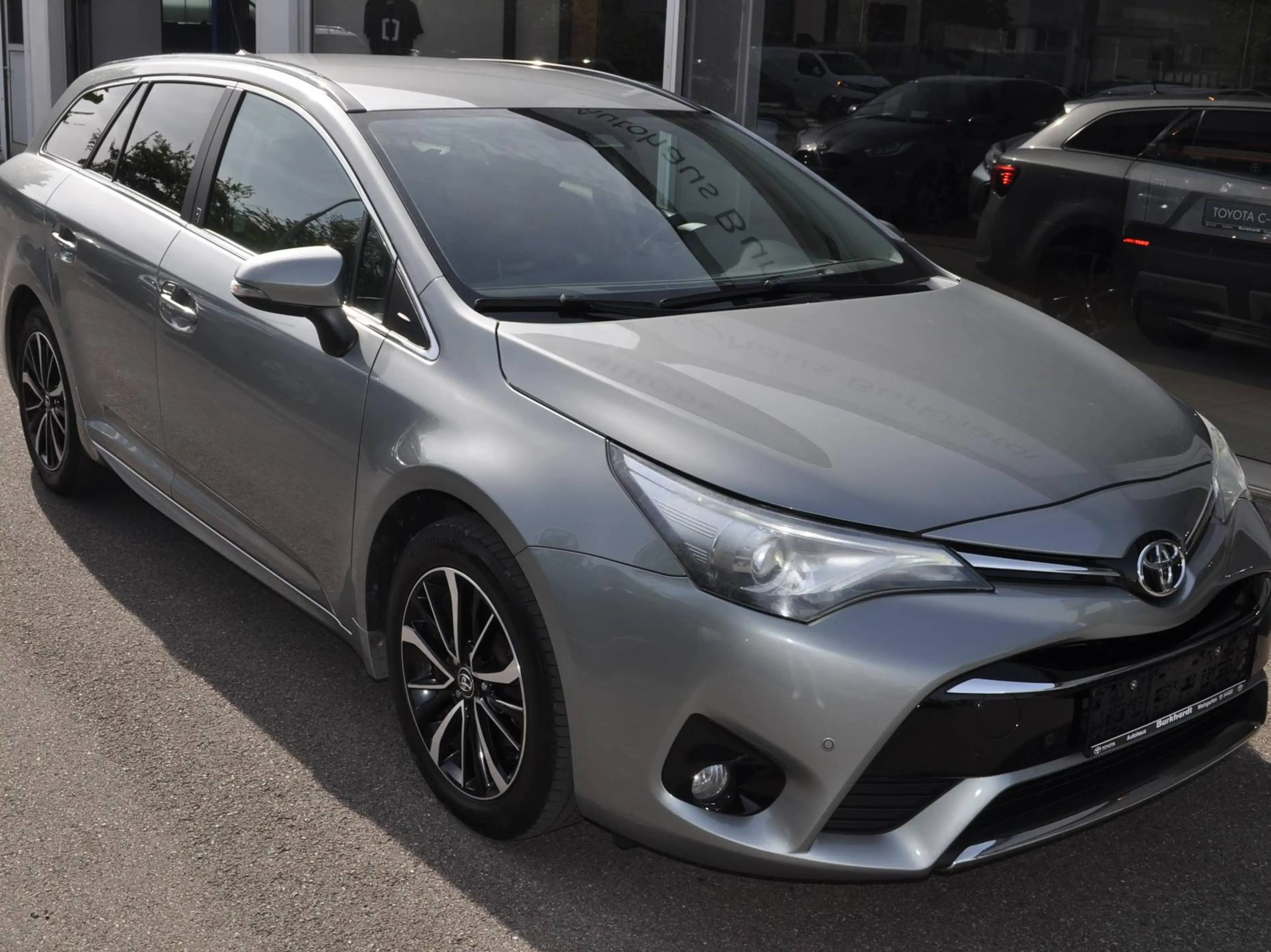 Toyota Avensis Team D — photo 2