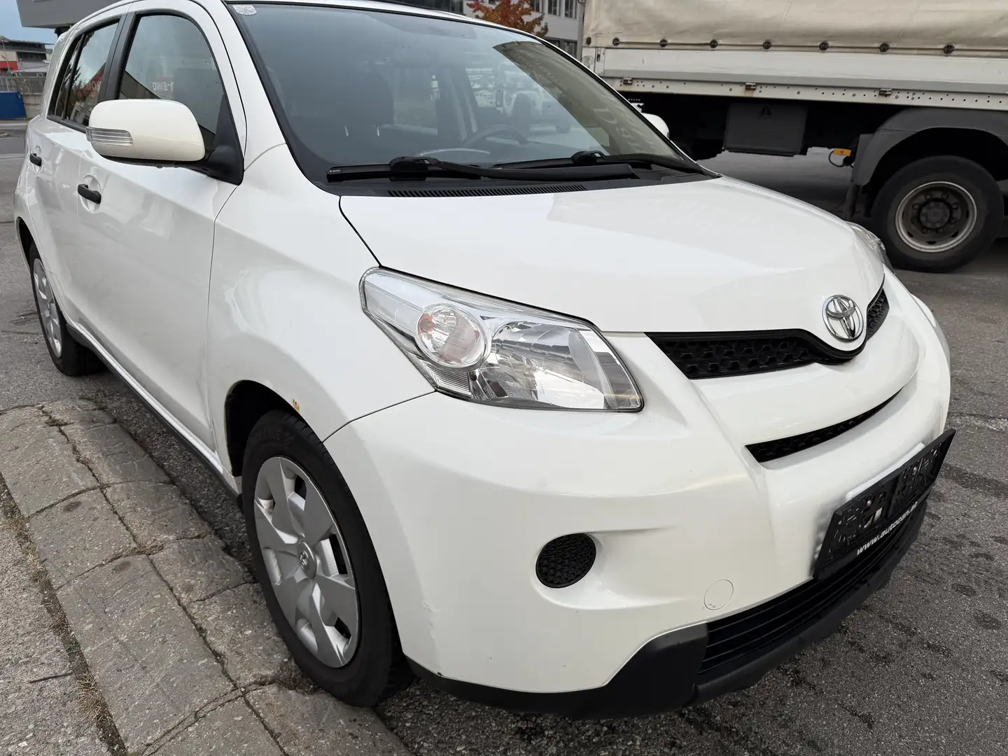 Toyota Urban Cruiser 1,33 dVVT-i S&S Mid - 1