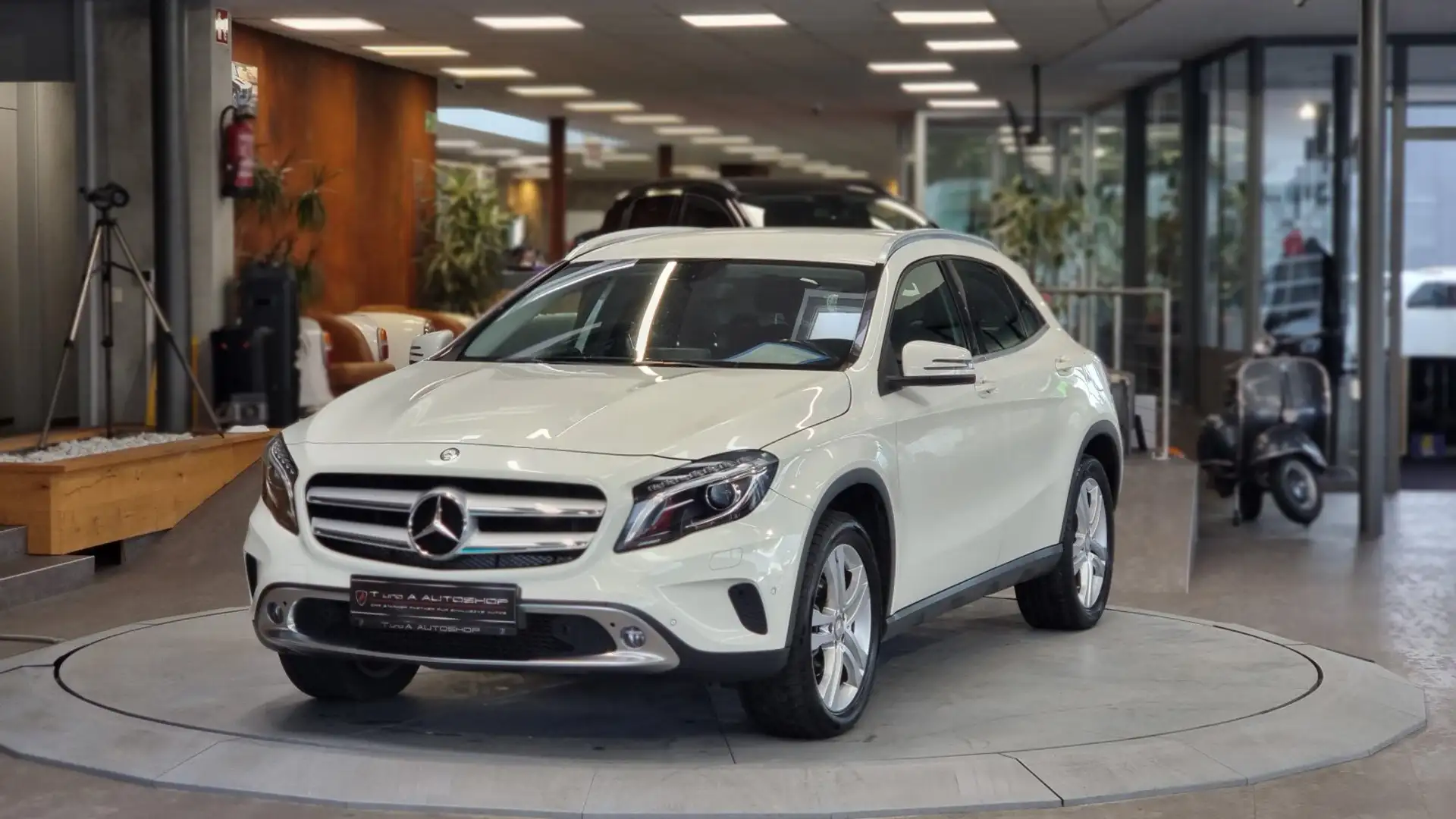 Mercedes-Benz GLA 200 CDI 4-Matic Aut. *Leder*Sitzheizung*17Zoll* Bílá - 2