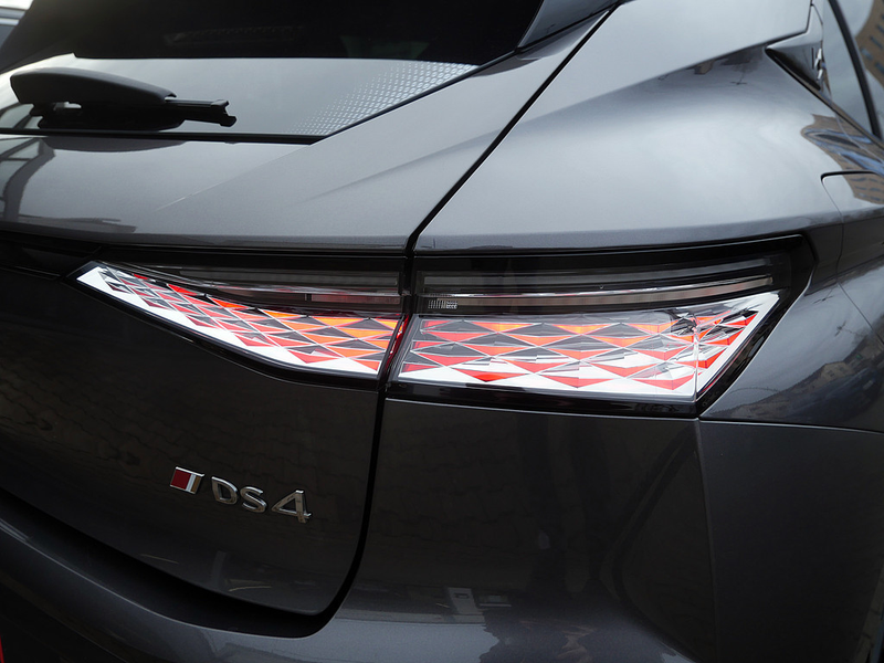 DS Automobiles DS 4 E-TENSE 225 Performance Line + ACC HUD — photo 7