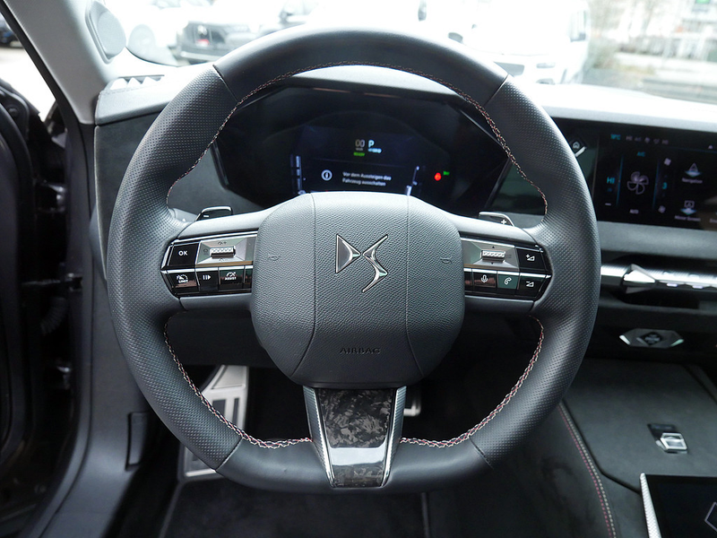 DS Automobiles DS 4 E-TENSE 225 Performance Line + ACC HUD — photo 11