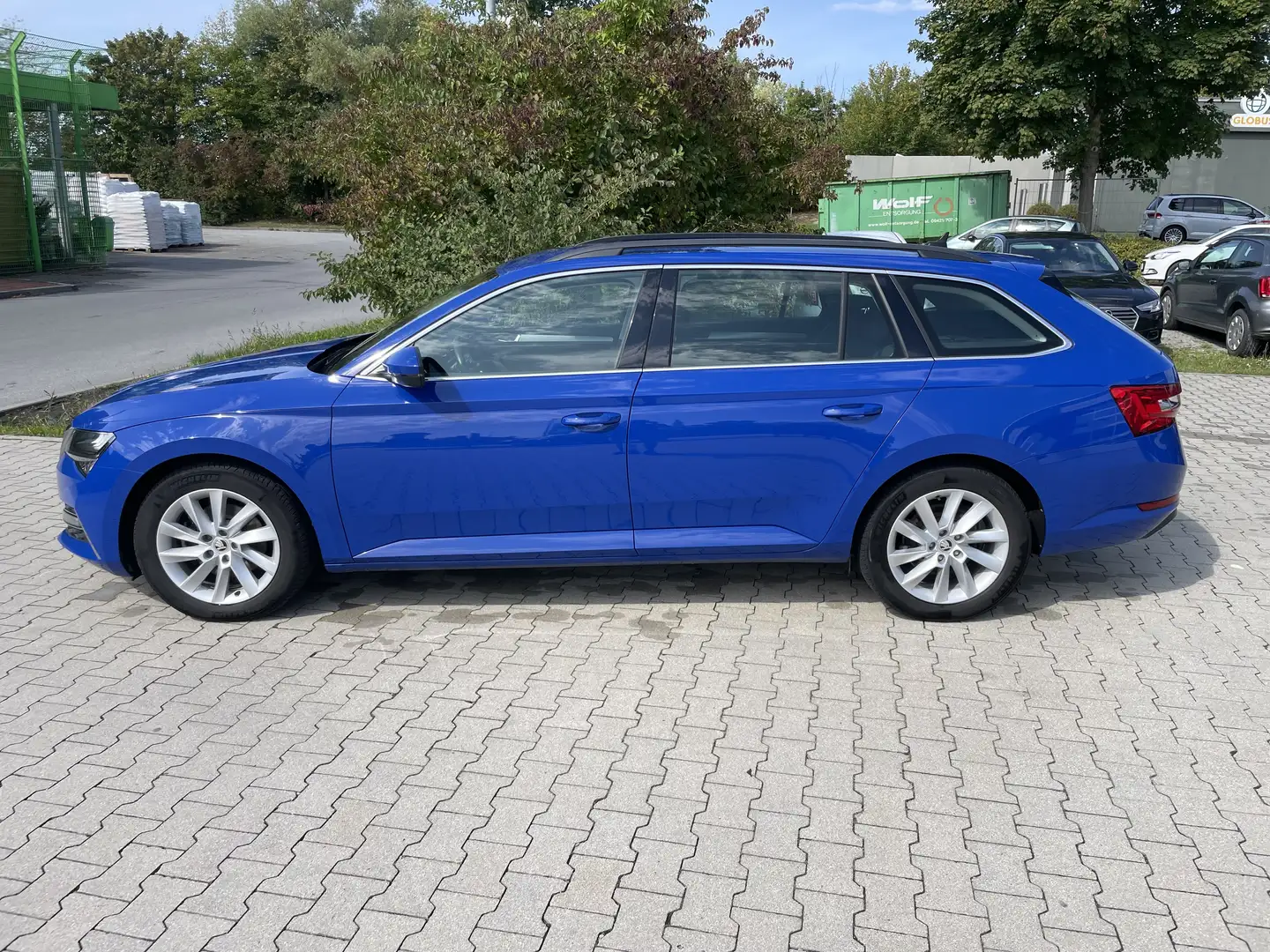 Skoda Superb Ambition iV Blau - 1