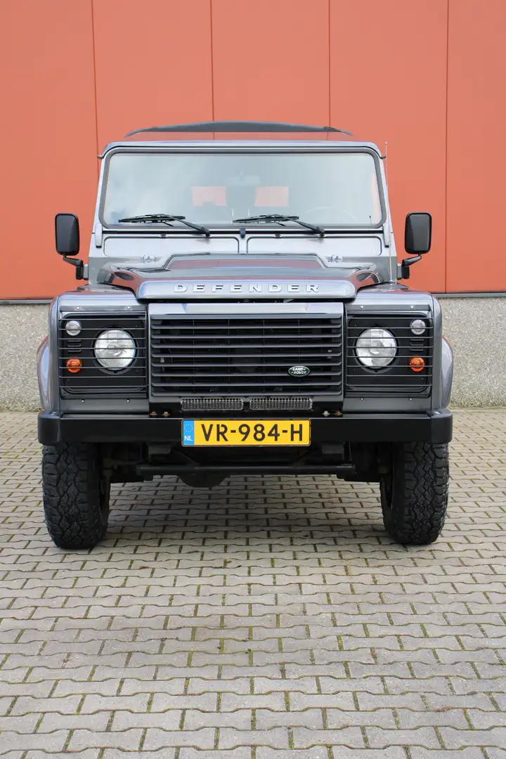 Land Rover Defender 130 2.2 TDCI Crew Cab/ 2016/ Origineel NL auto Grijs - 2