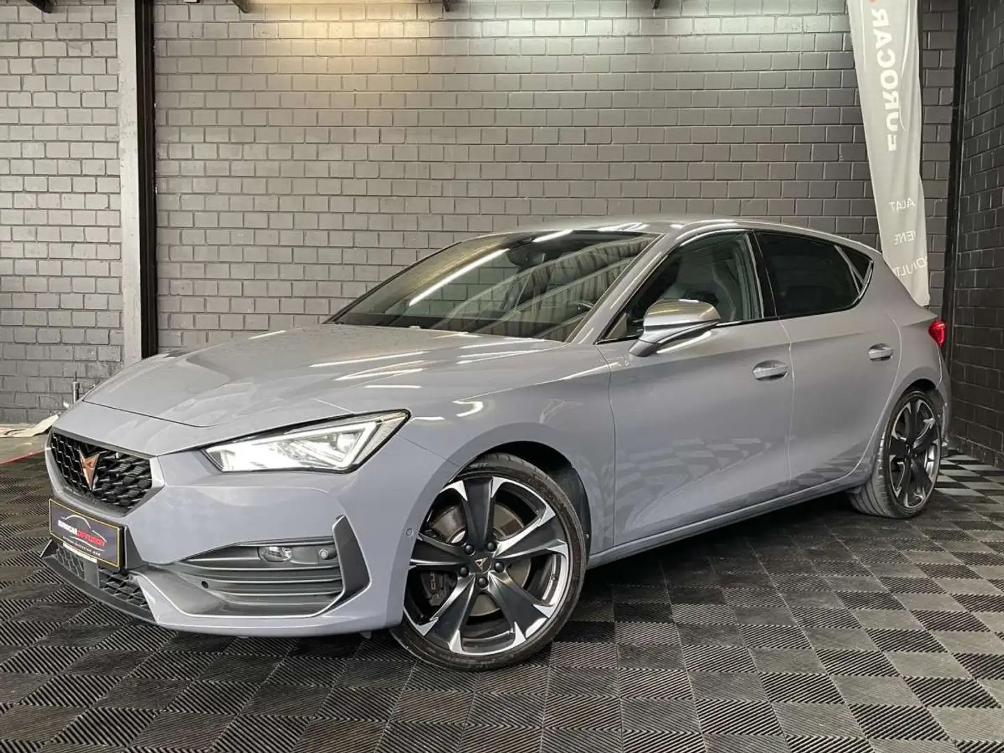 CUPRA Leon 2.0 TSI 300CV ** BEATS ** Caméra ** Gris - 1