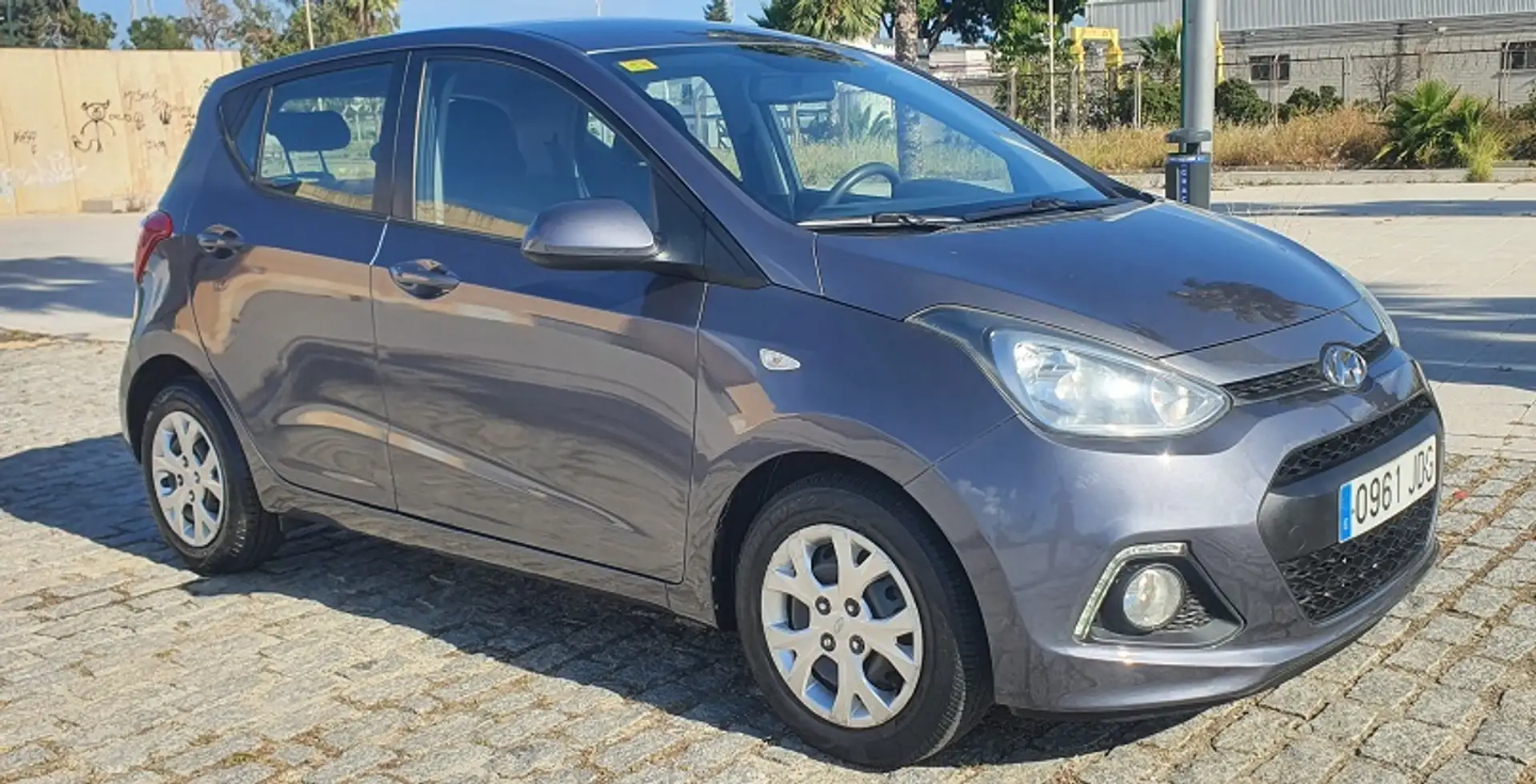 Hyundai i10 1.0 BD Tecno Blue Gris - 2